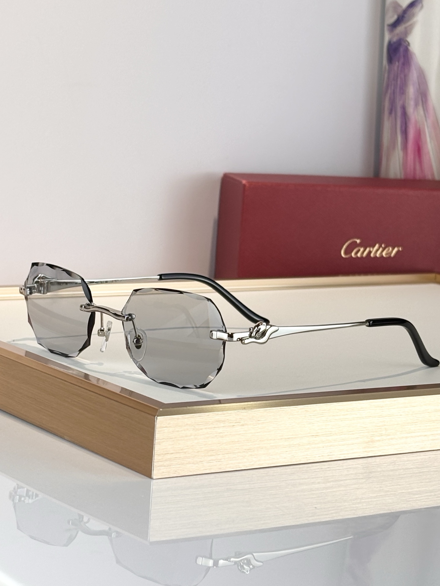 CartierMOD：CT 0680SSize：55口19-135。