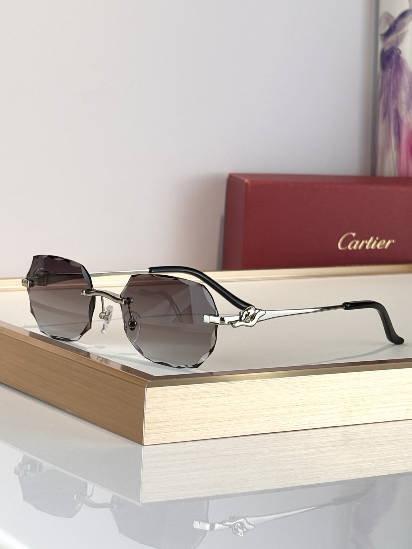 CartierMOD：CT 0680SSize：55口19-135。