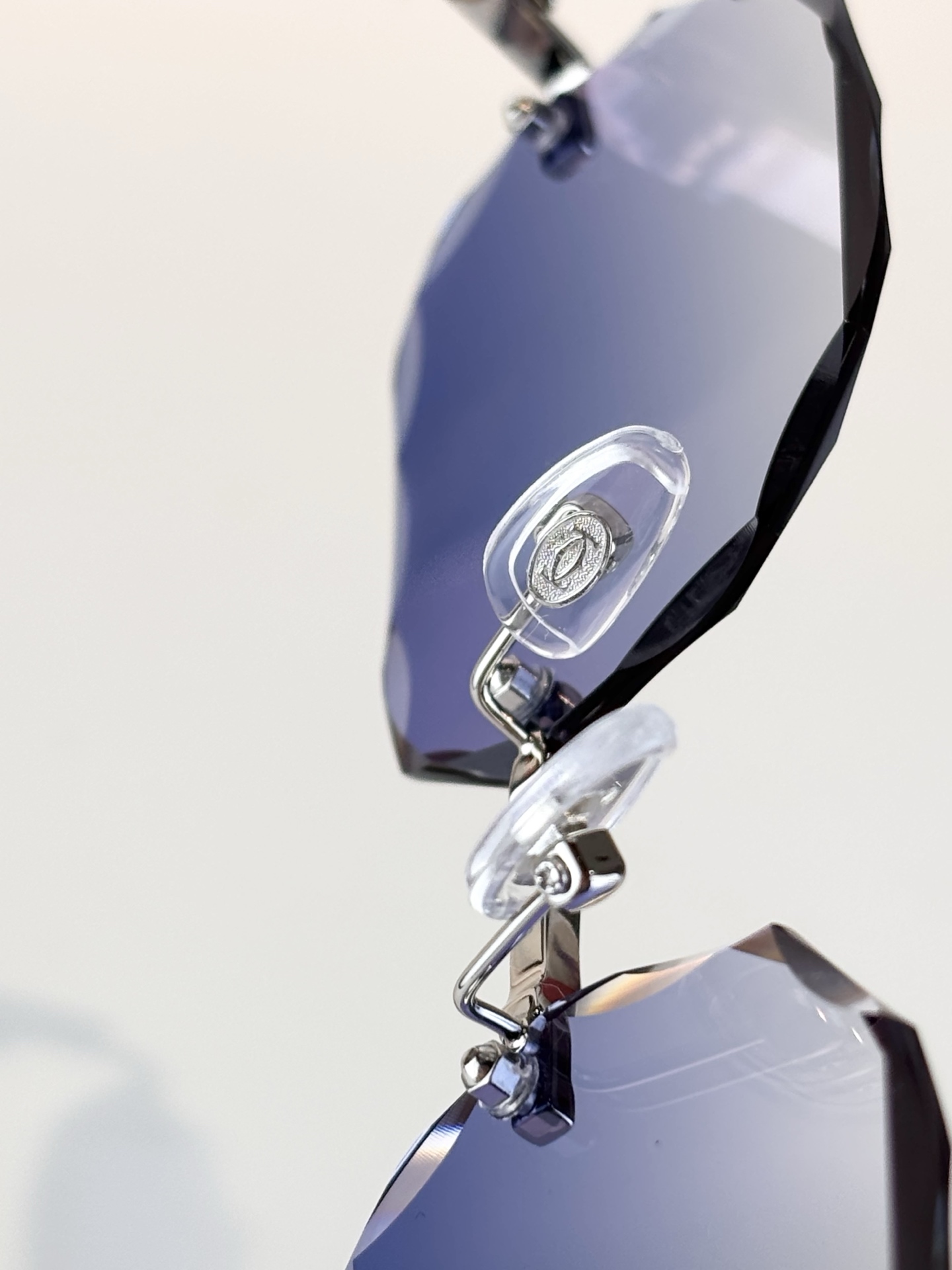 CartierMOD：CT 0680SSize：55口19-135。