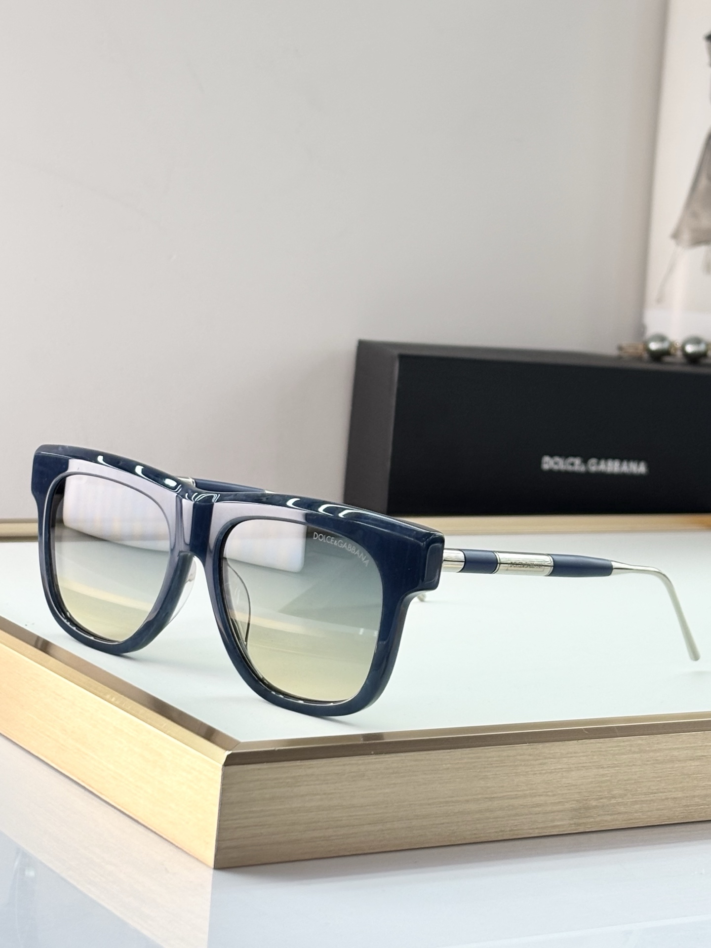 DOLCE&GABBANAMod：DG4522SSize：56口17-147