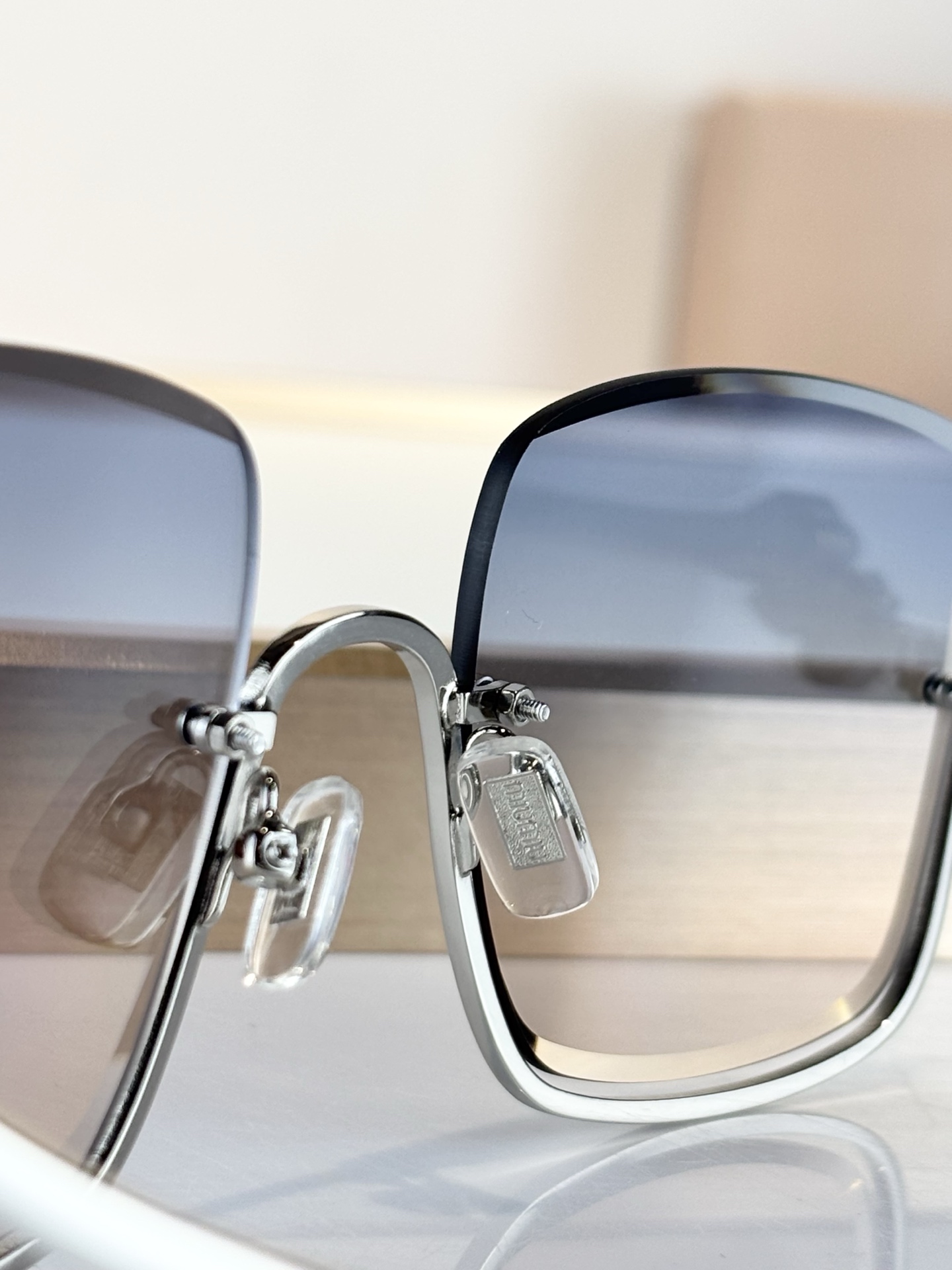 MIUMIUMOD：SMU72WSize：54口21-142