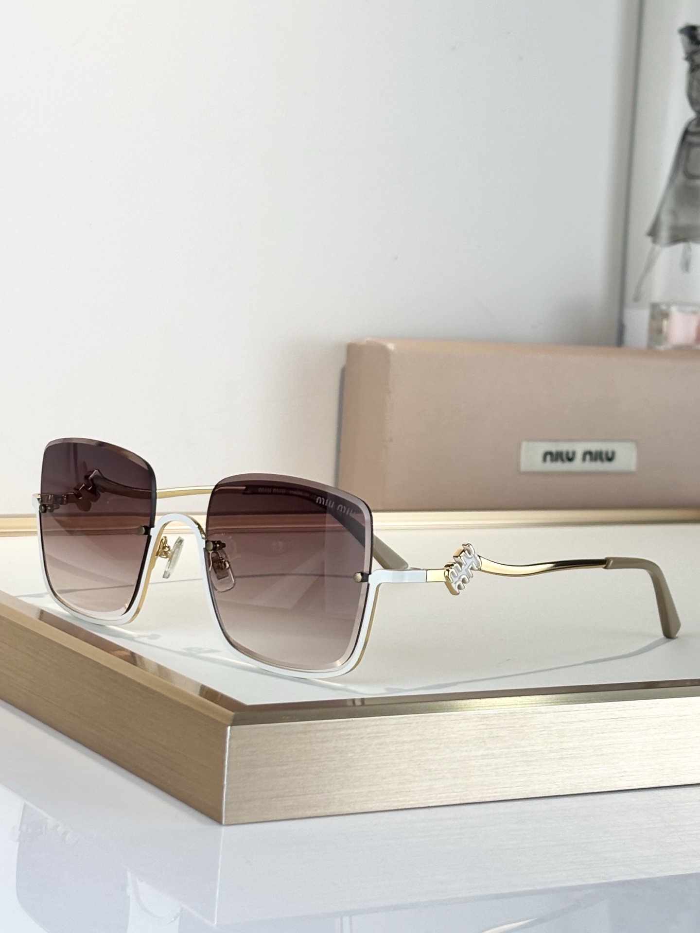 MIUMIUMOD：SMU72WSize：54口21-142