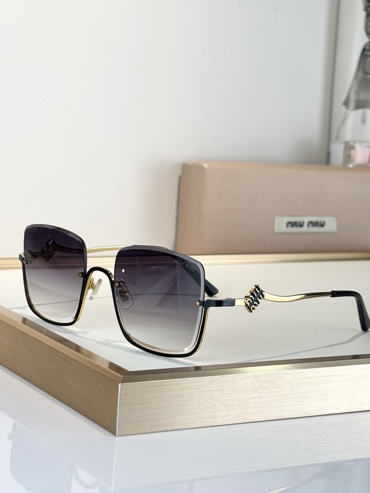 MIUMIUMOD：SMU72WSize：54口21-142