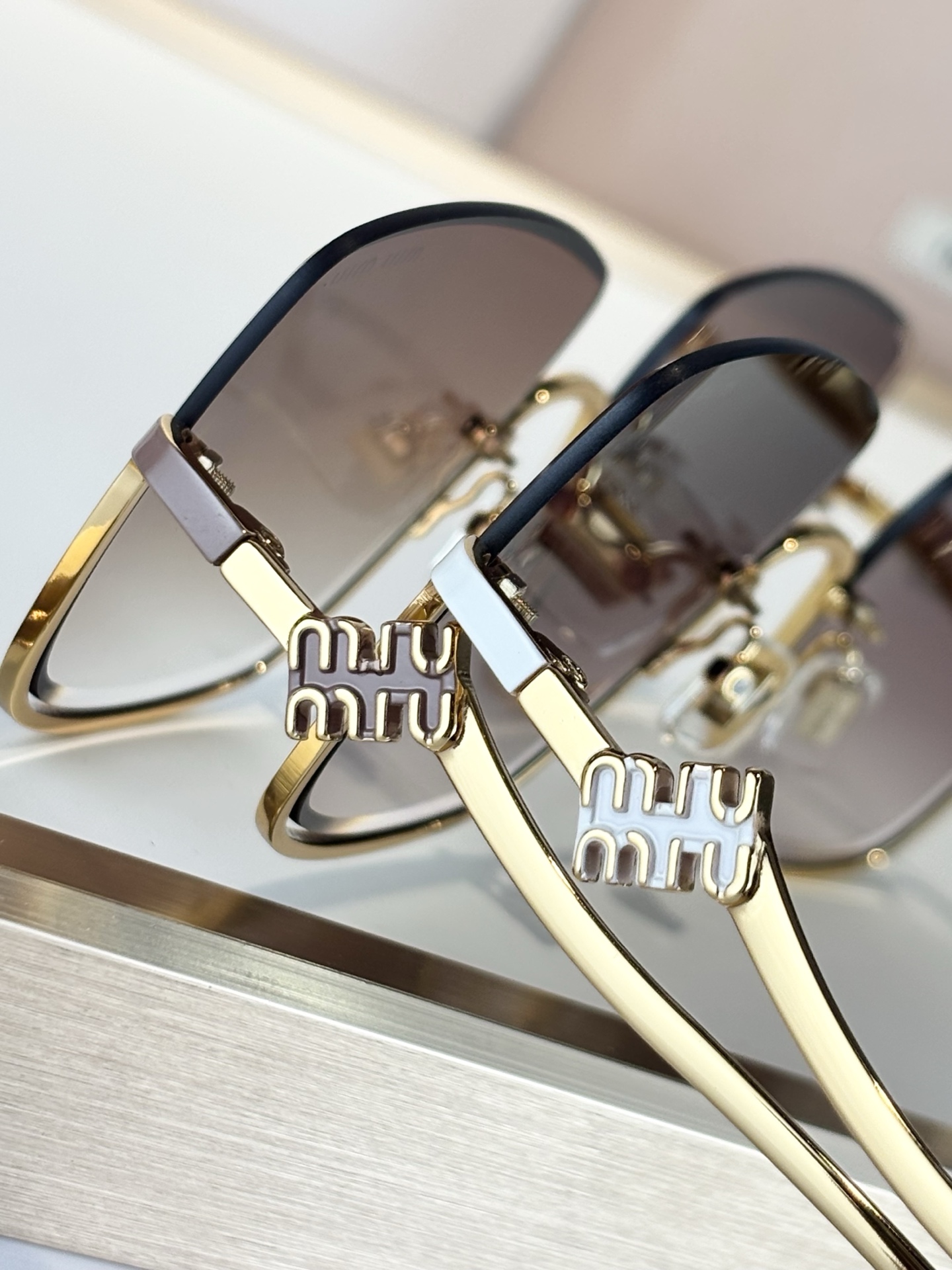 MIUMIUMOD：SMU72WSize：54口21-142