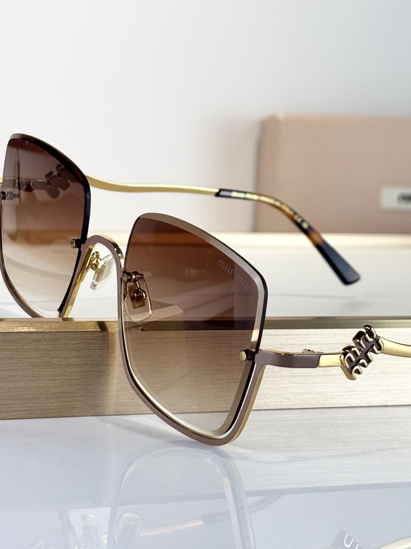 MIUMIUMOD：SMU72WSize：54口21-142