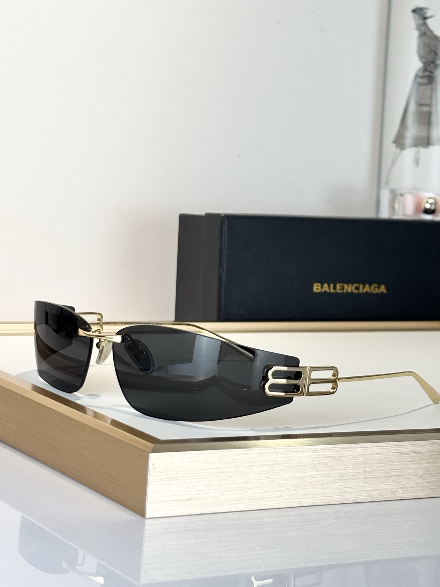 BALENCIAG* Mod：BB0484SSize：76-15-120。