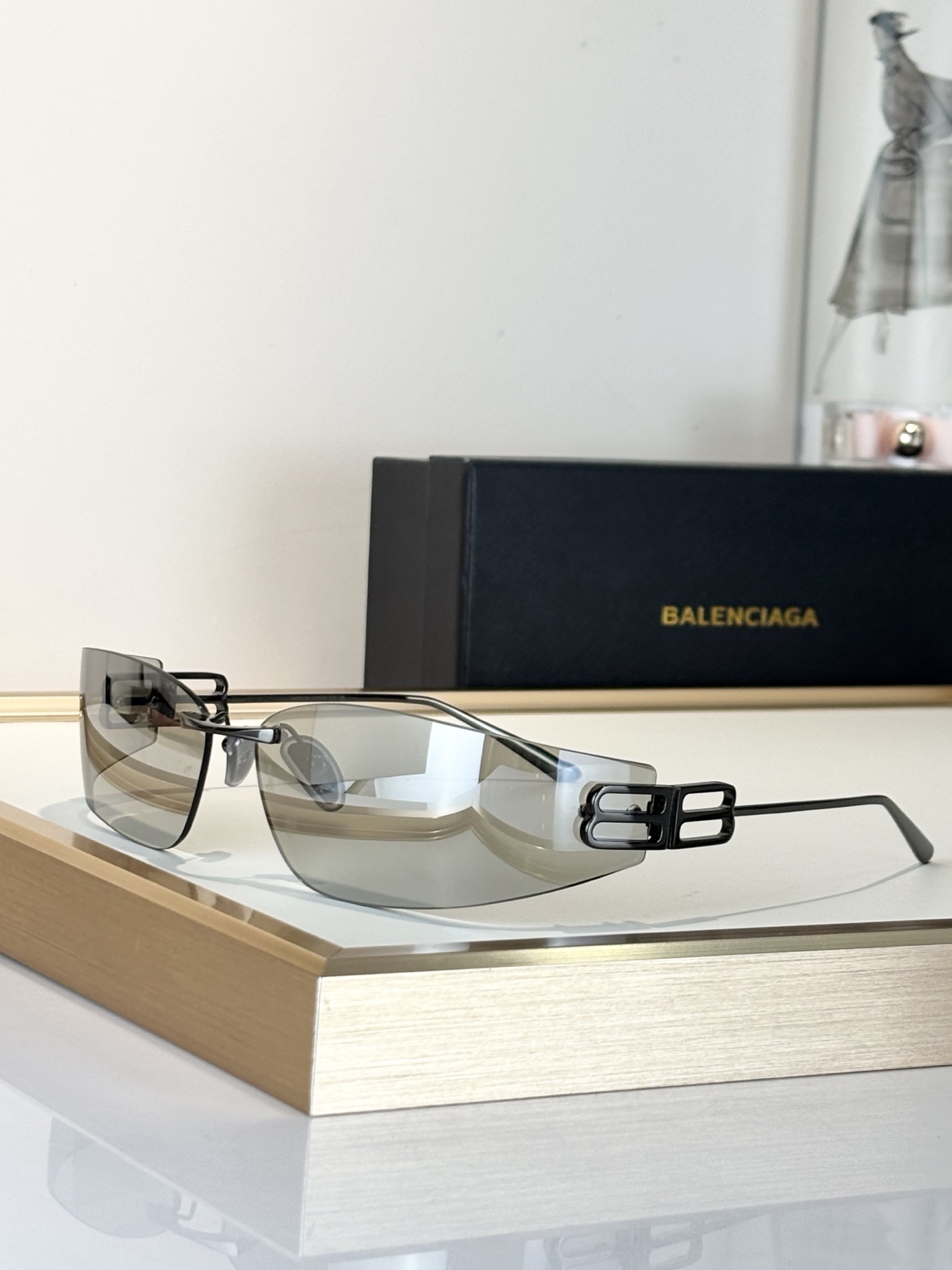 BALENCIAG* Mod：BB0484SSize：76-15-120。