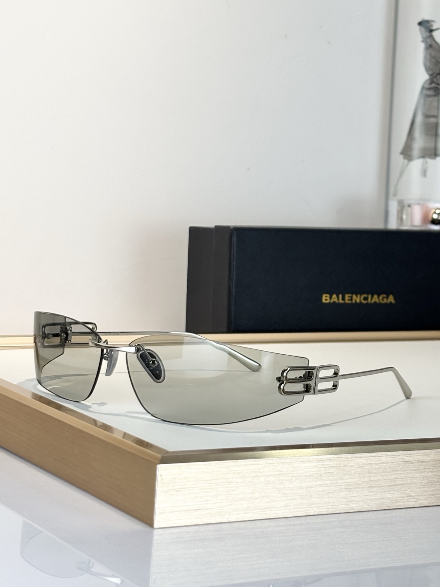 BALENCIAG* Mod：BB0484SSize：76-15-120。