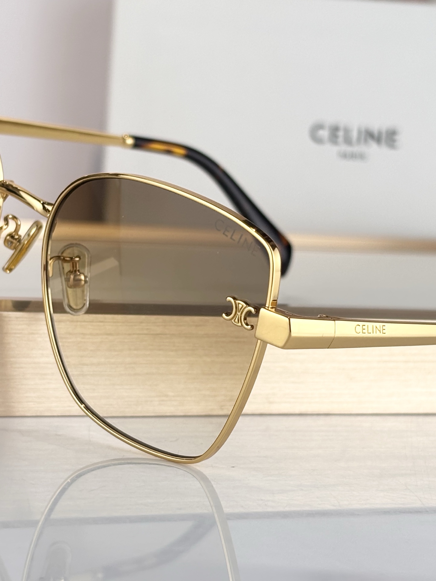 CELINEMOD：CL42129USize：59口18-145