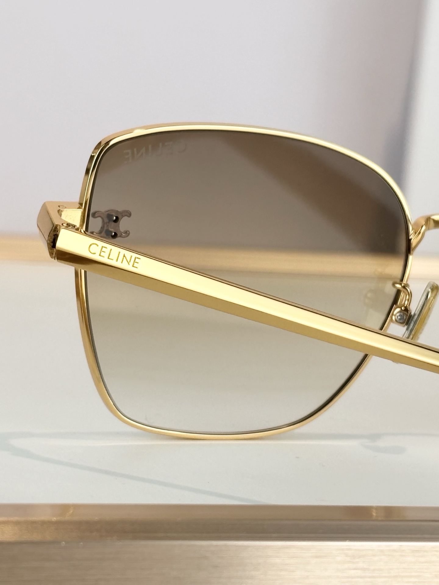 CELINEMOD：CL42129USize：59口18-145