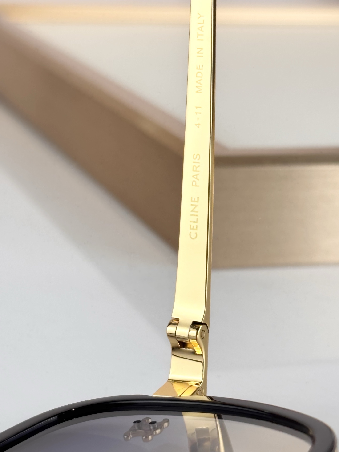 CELINEMOD：CL42128USize：55口22-145