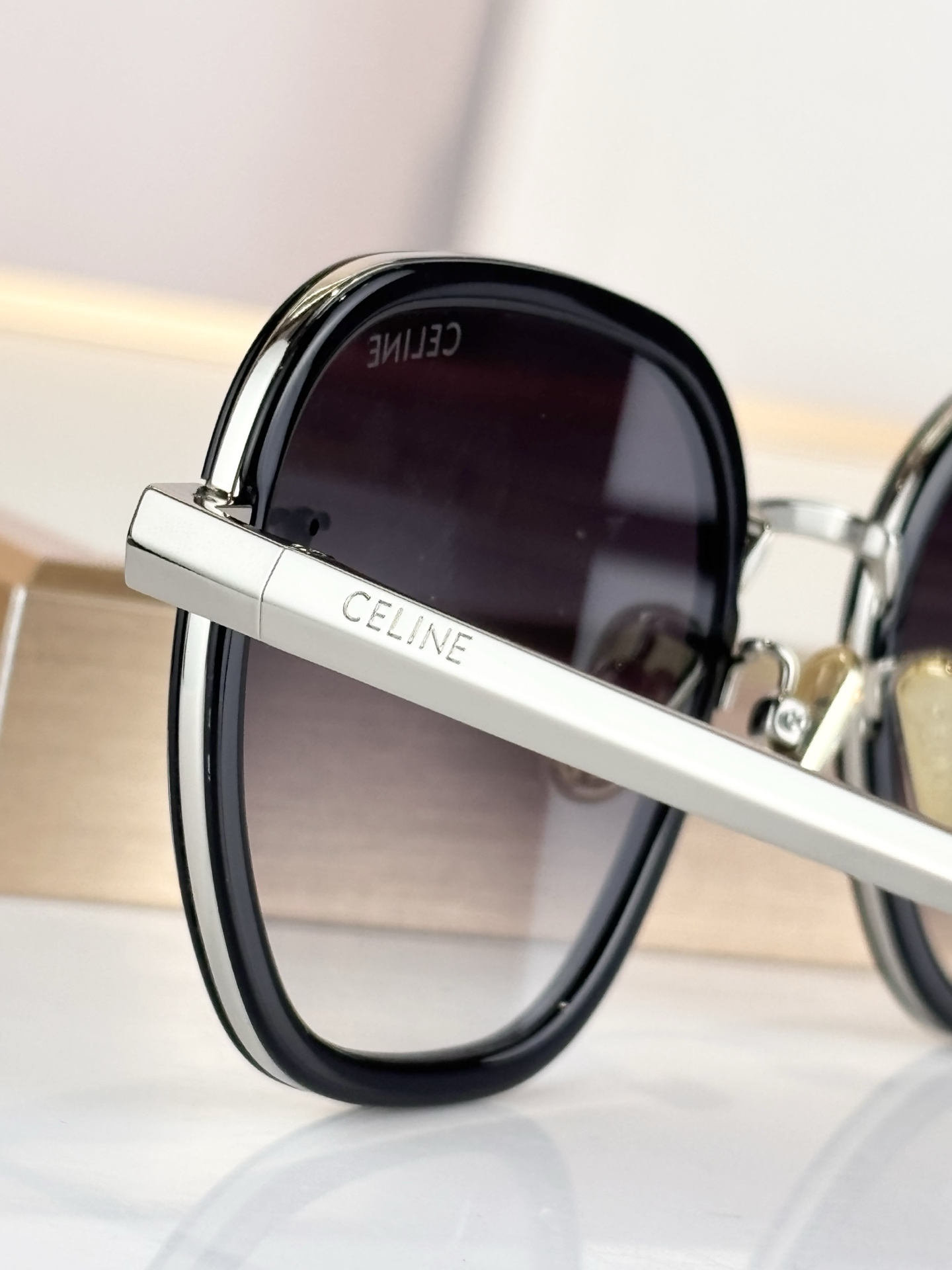 CELINEMOD：CL42128USize：55口22-145