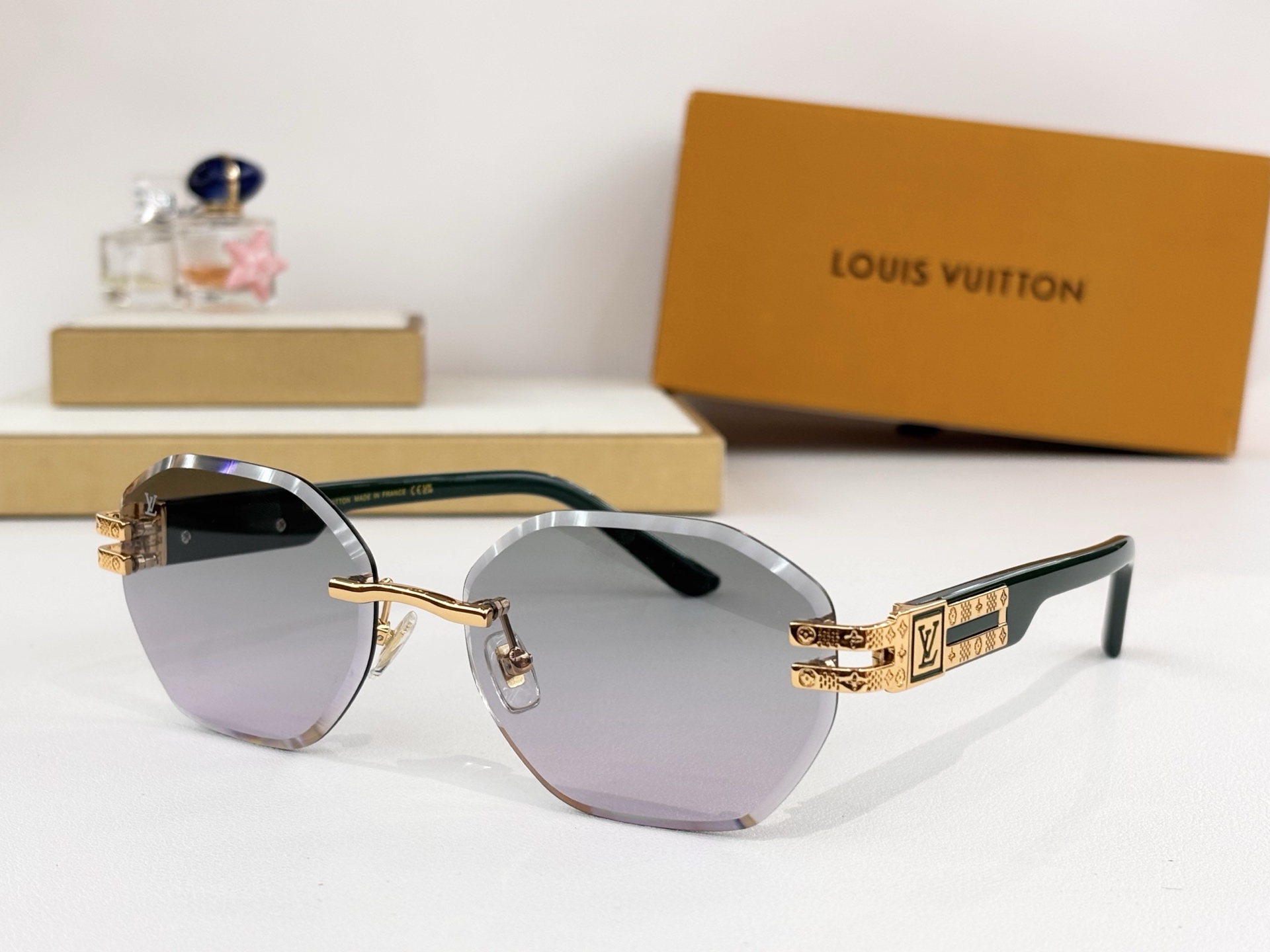 LOUIS VUITTO*MODEL：Z21945ESIZE：60口17-145