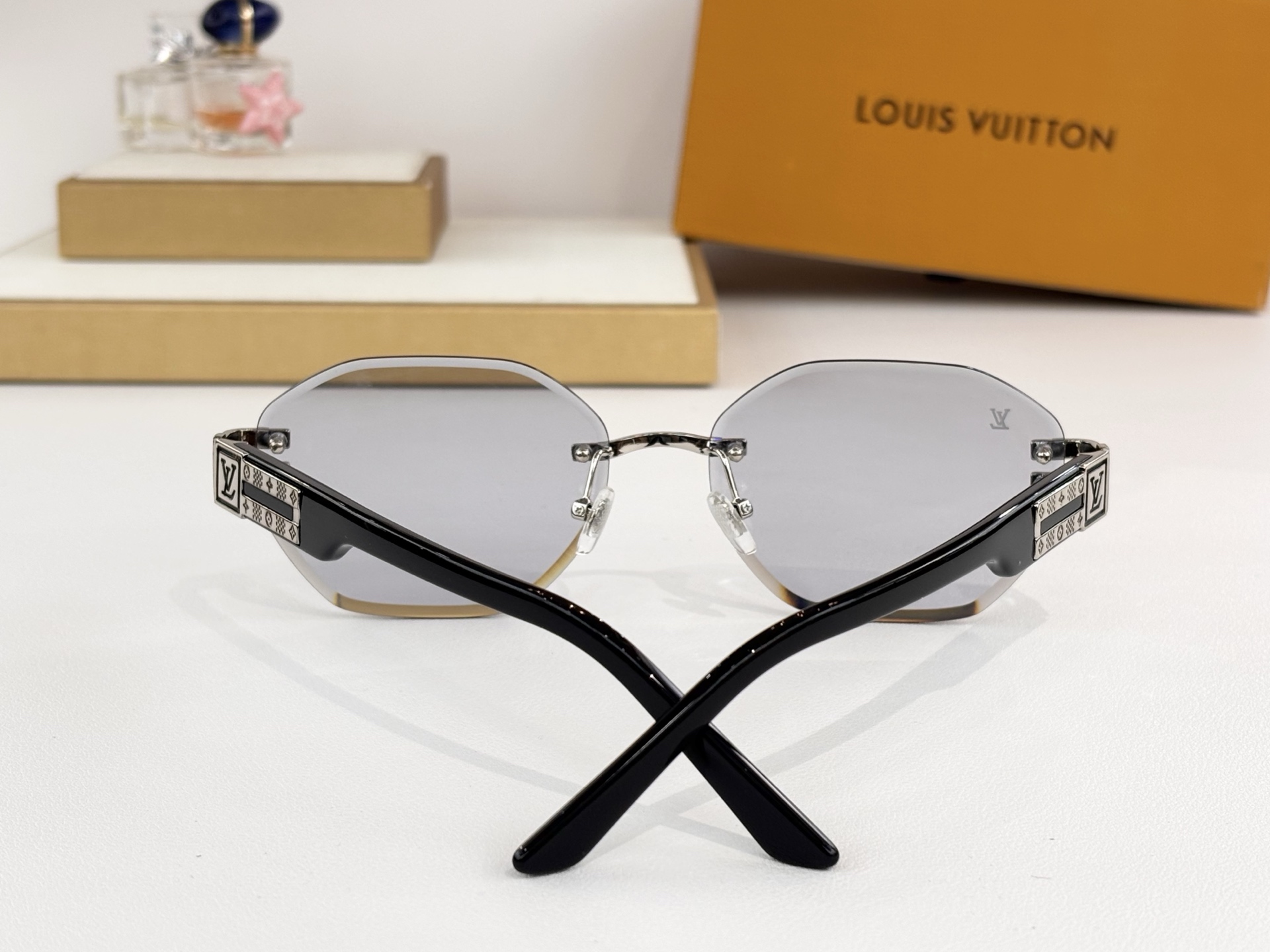 LOUIS VUITTO*MODEL：Z21945ESIZE：60口17-145