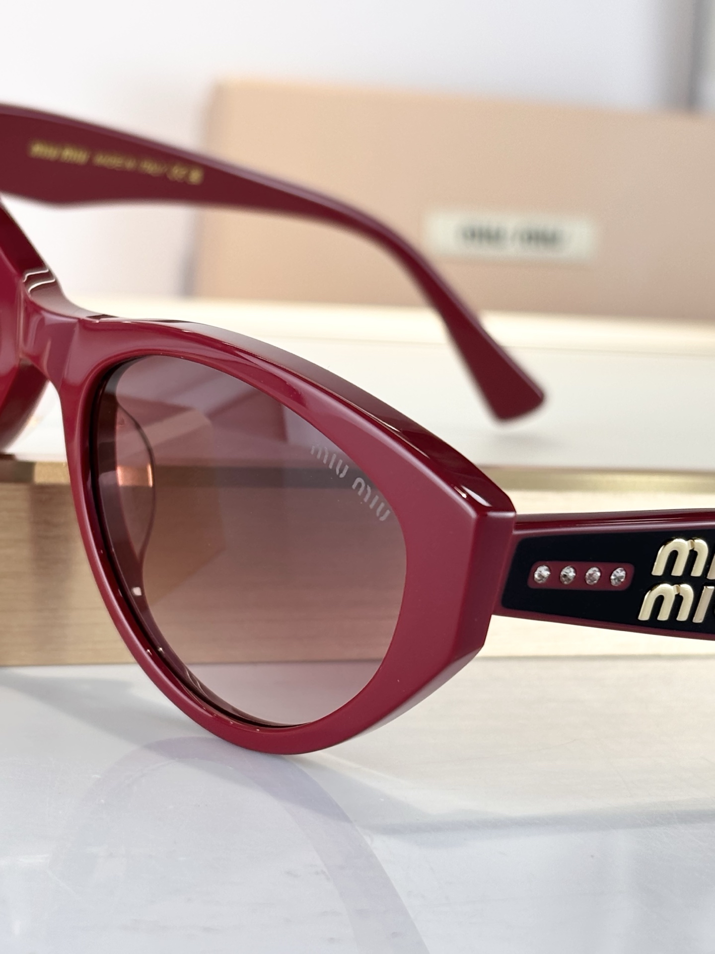 MIU MIUMOD：Smu71wSize：55口19-145