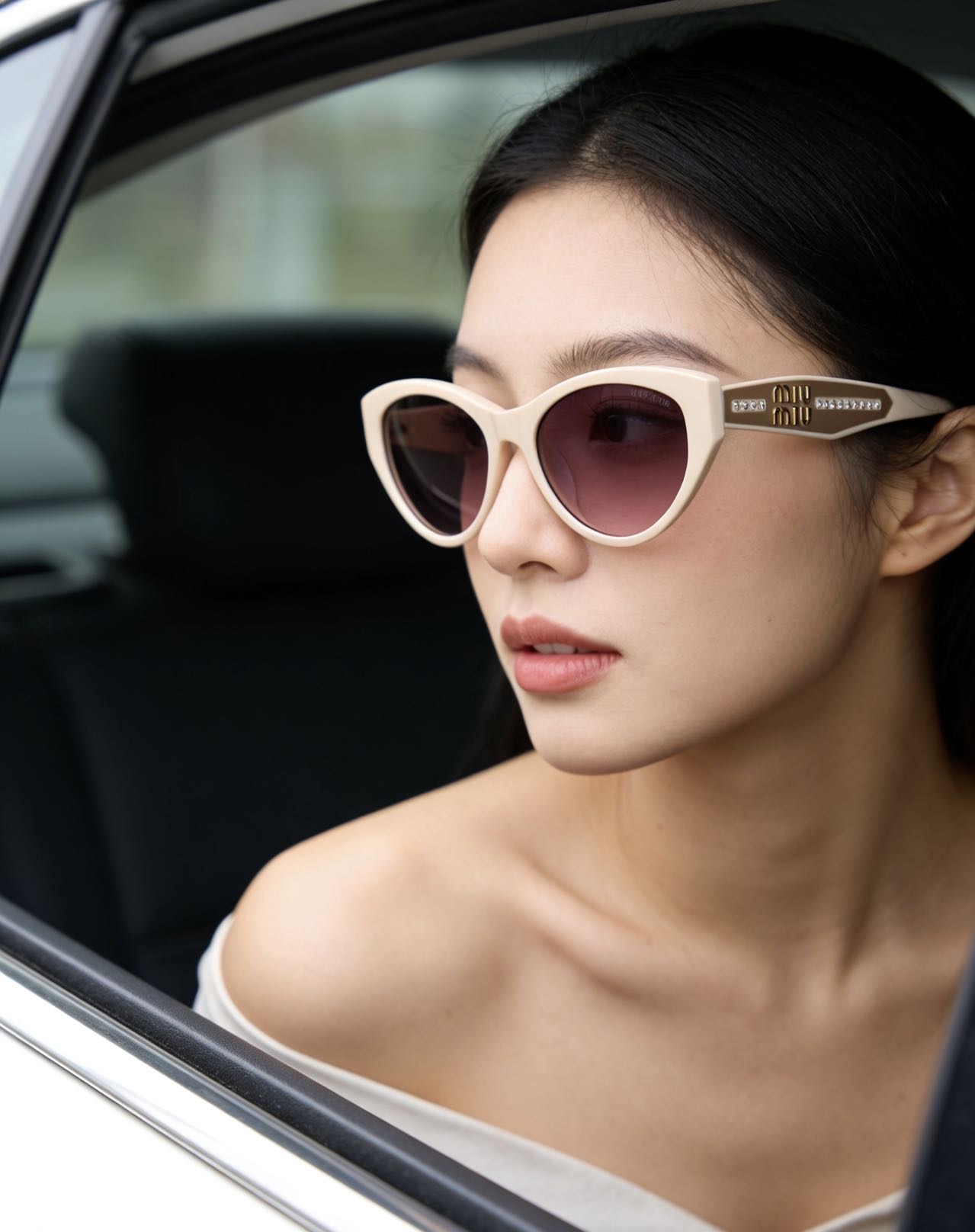 MIU MIUMOD：Smu71wSize：55口19-145