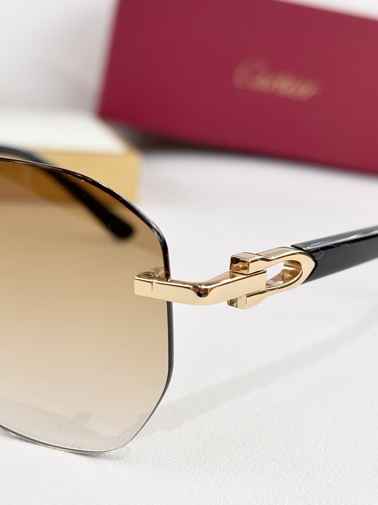 CartierMOD：CT0583SSize：57口18-145