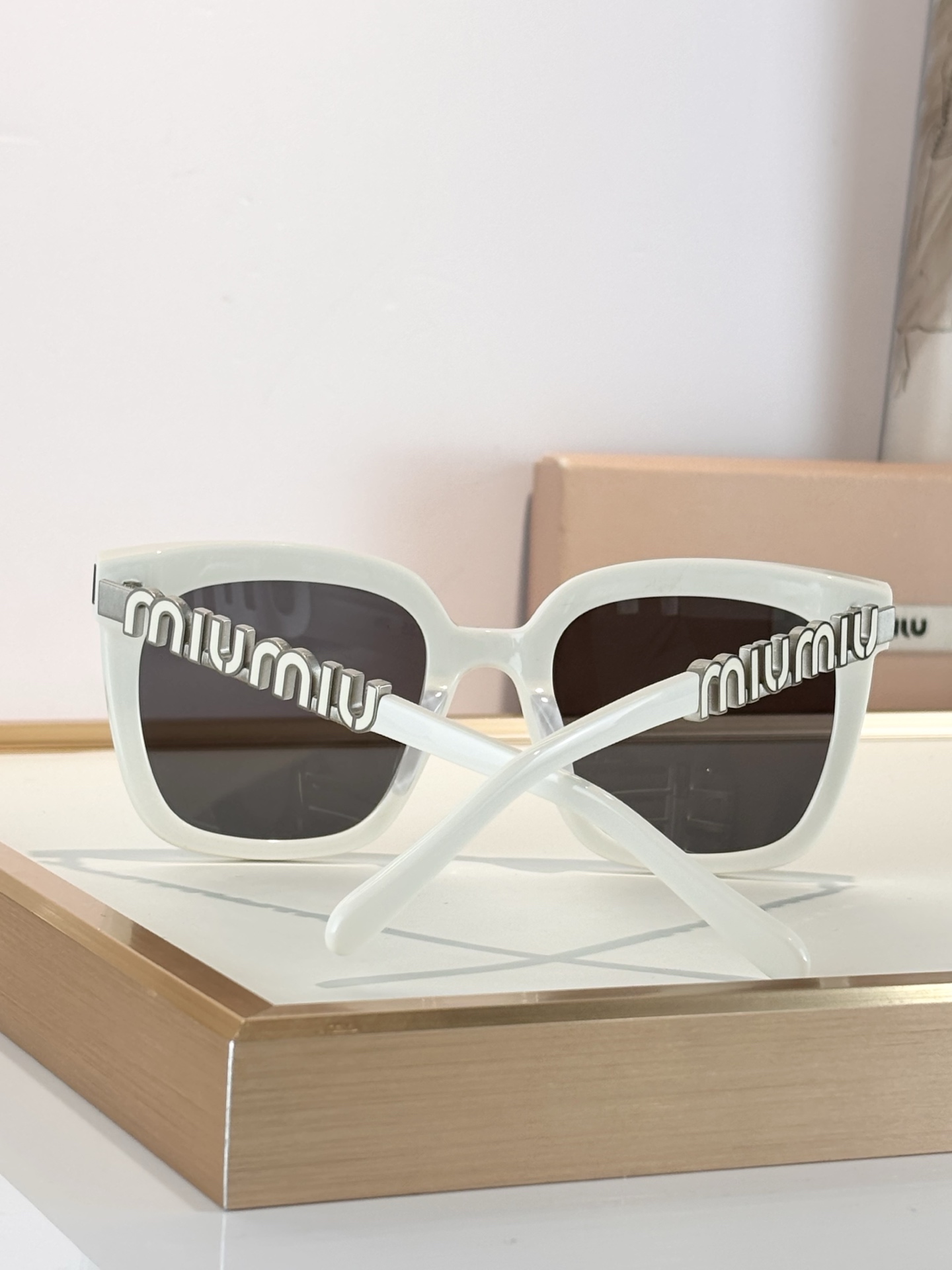 MIUMIUMOD:SMU088ZSize:53口24-135