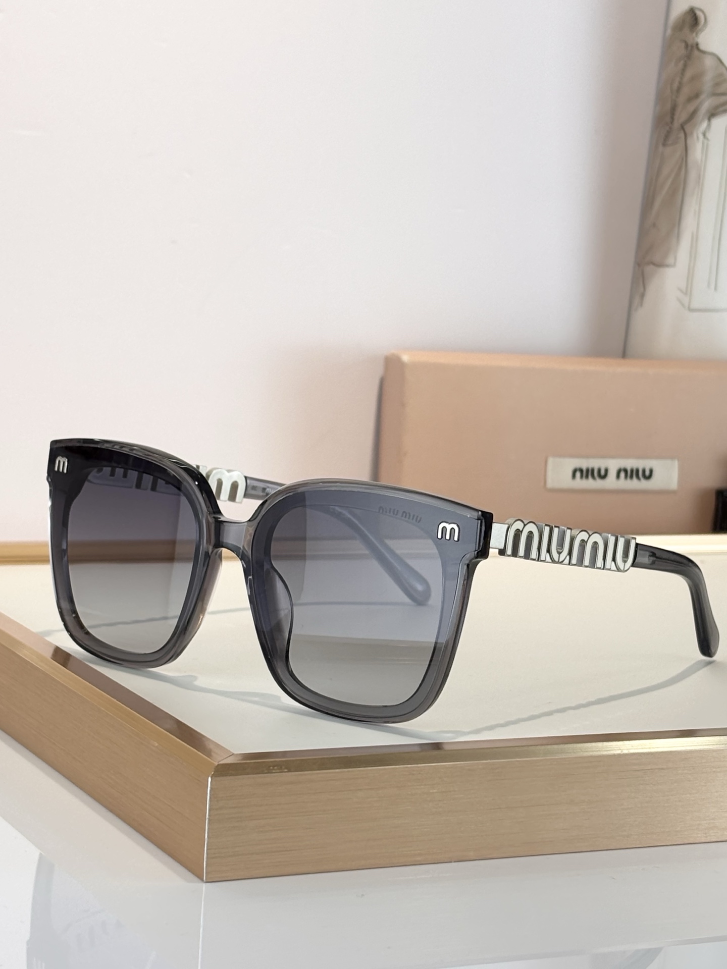 MIUMIUMOD:SMU088ZSize:53口24-135