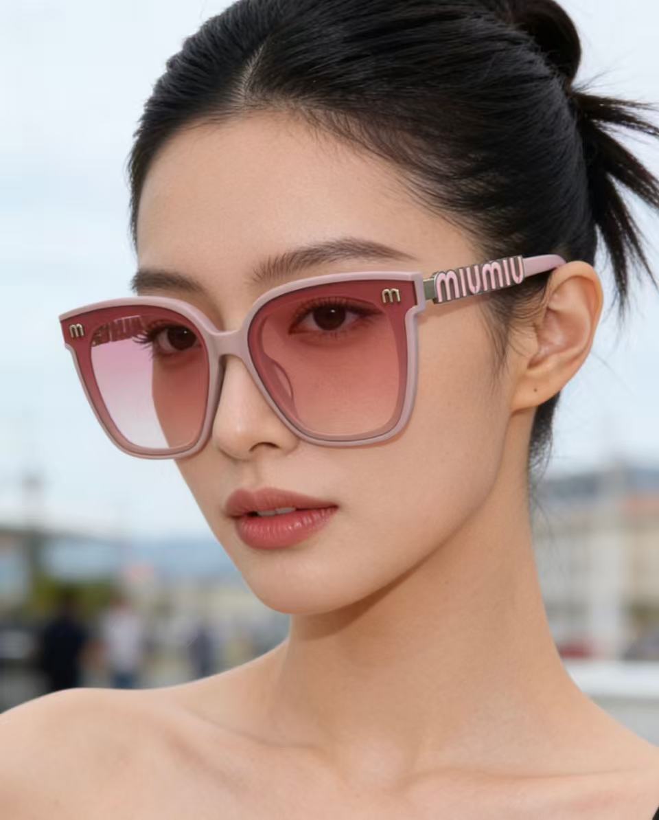 MIUMIUMOD:SMU088ZSize:53口24-135