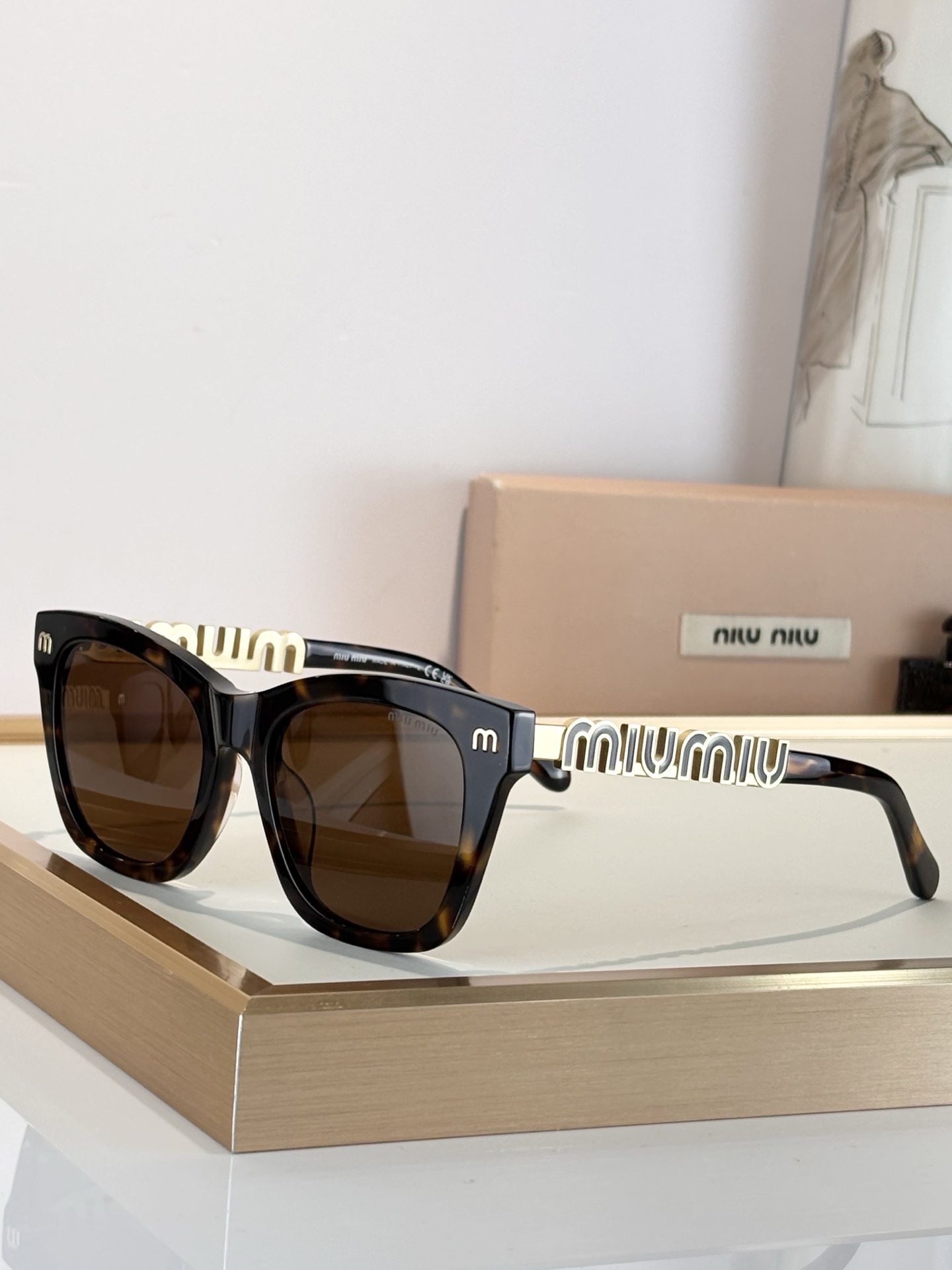 MIUMIUMOD:SMU085ZSize:51口20-135