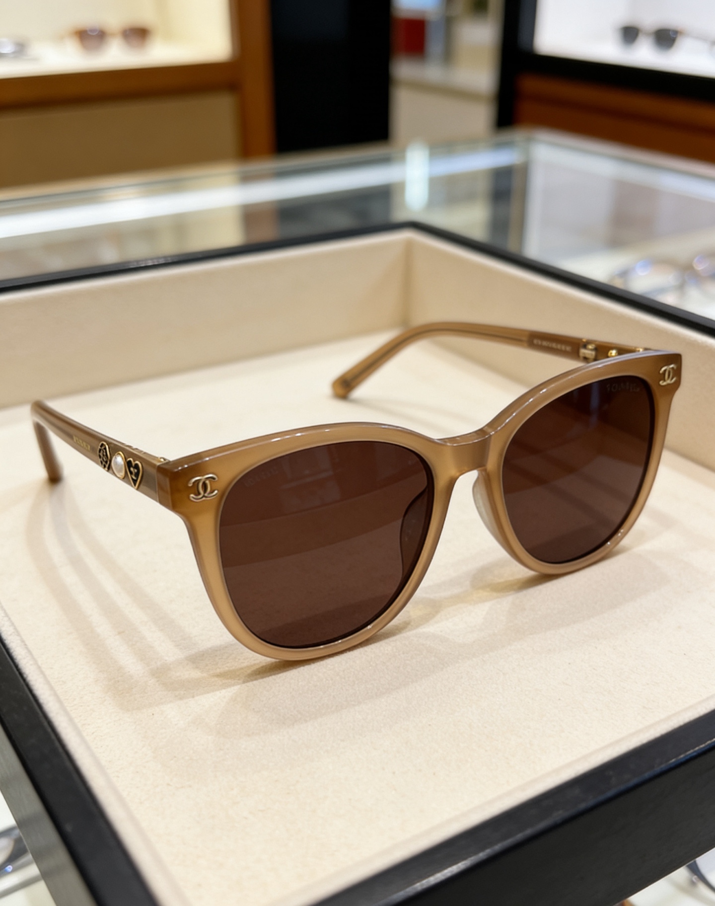 CHANELMODEL：CH8820SIZE：54口23-145