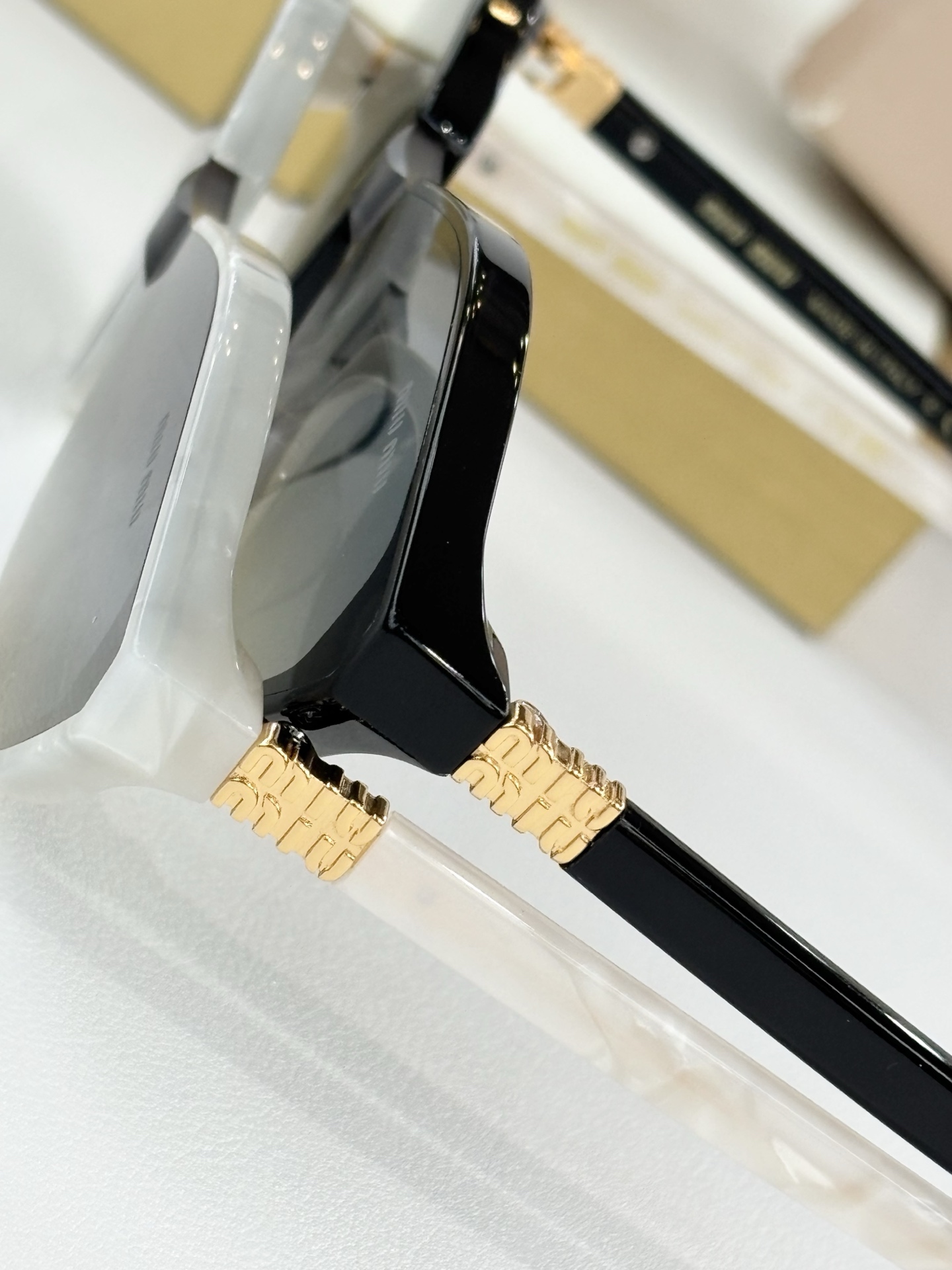 MIUMI*MOD：MU A1942Size：53口20-145