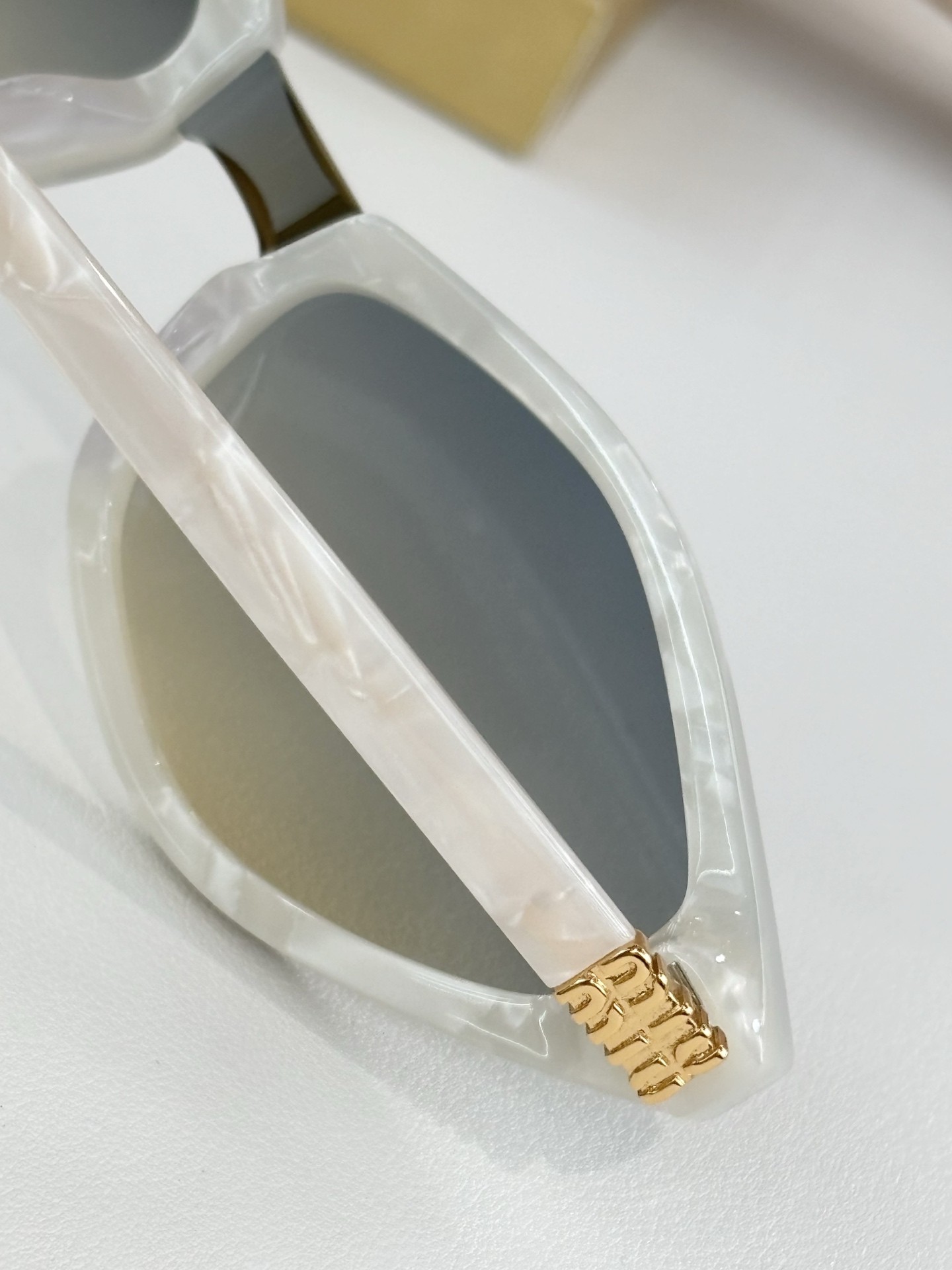 MIUMI*MOD：MU A1942Size：53口20-145