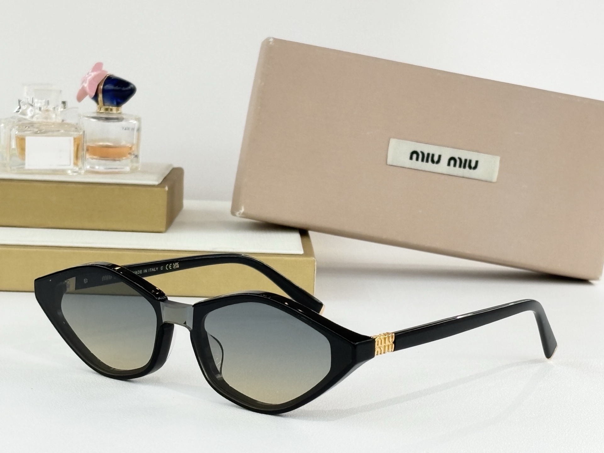 MIUMI*MOD：MU A1942Size：53口20-145