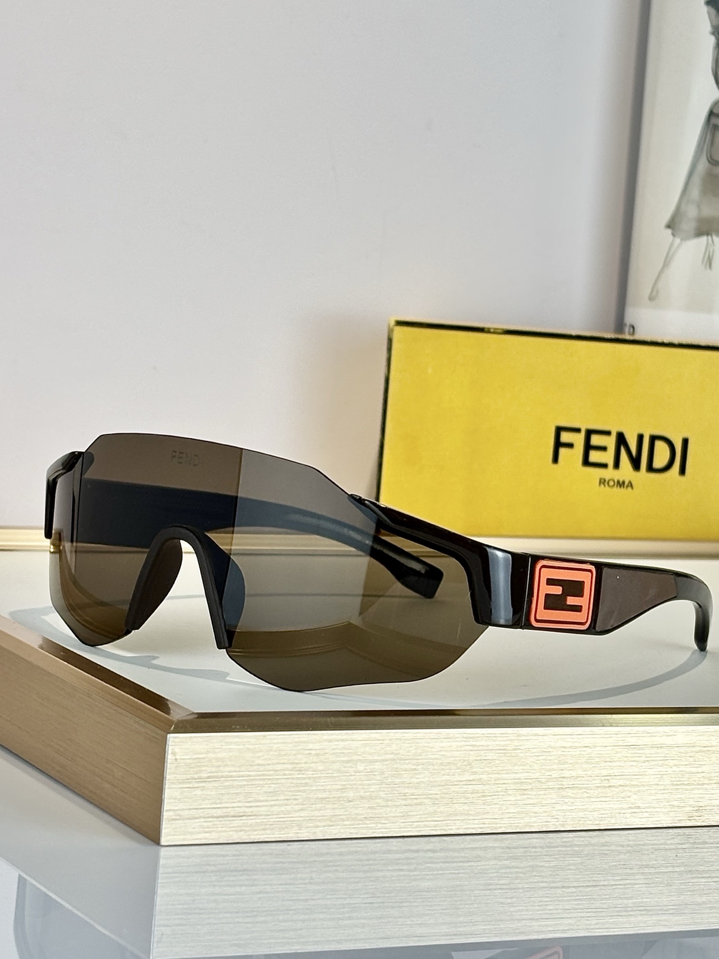 FENDIOversized MOD：FE40088USize：145-135