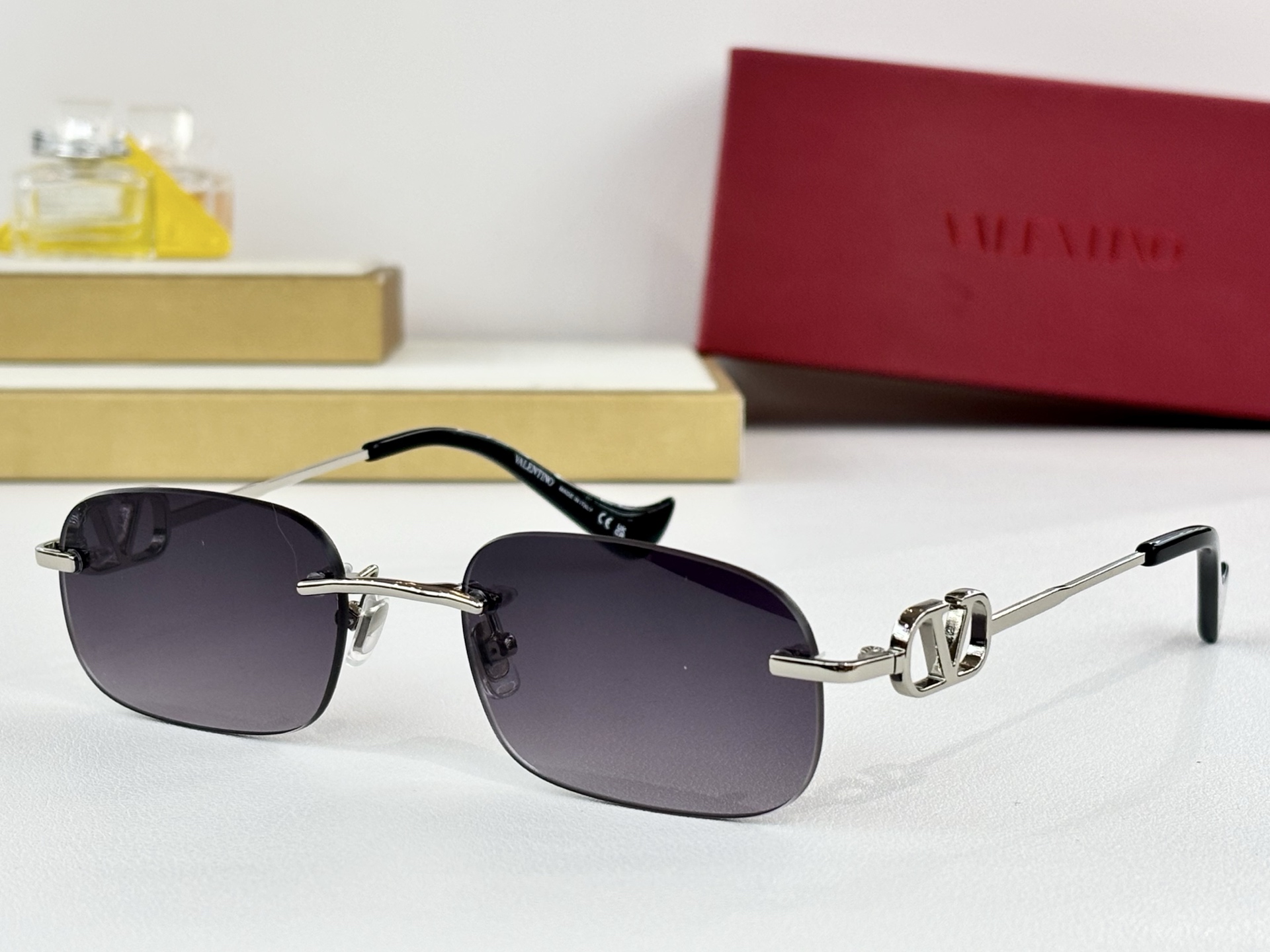 VALENTINOMODEL：VG0031SSIZE：53口18-140