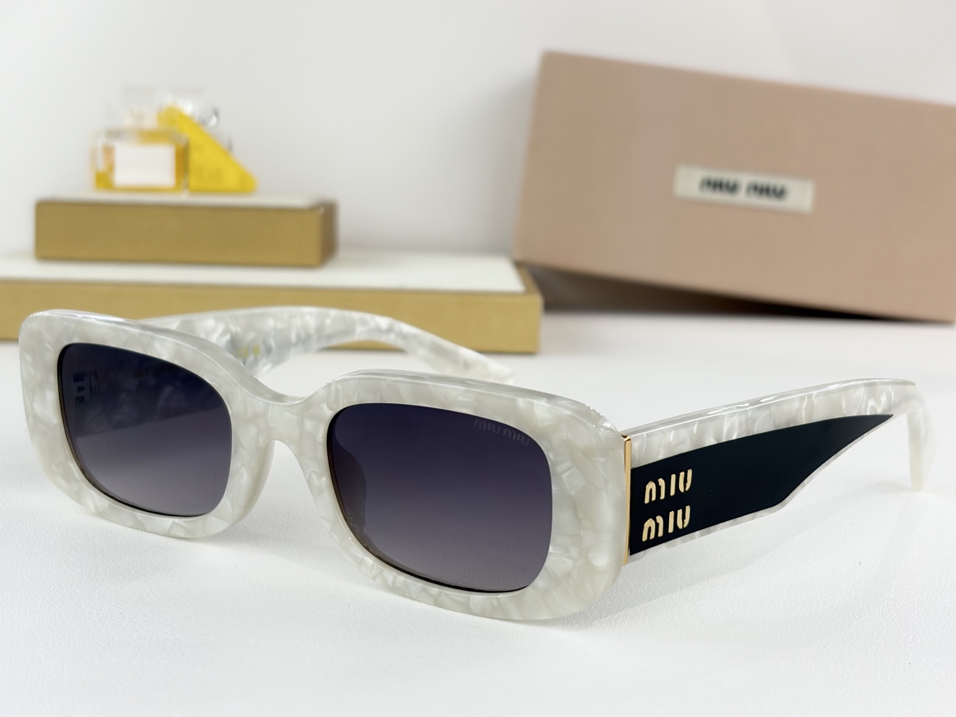 MIUMIUMOD：OMU 08YSSize：51口21-140