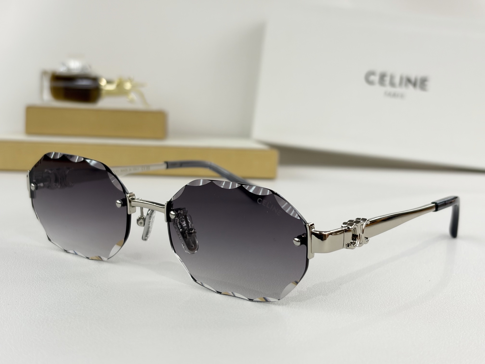CELIN*MODEL: CL42141USIZE:56口18-143