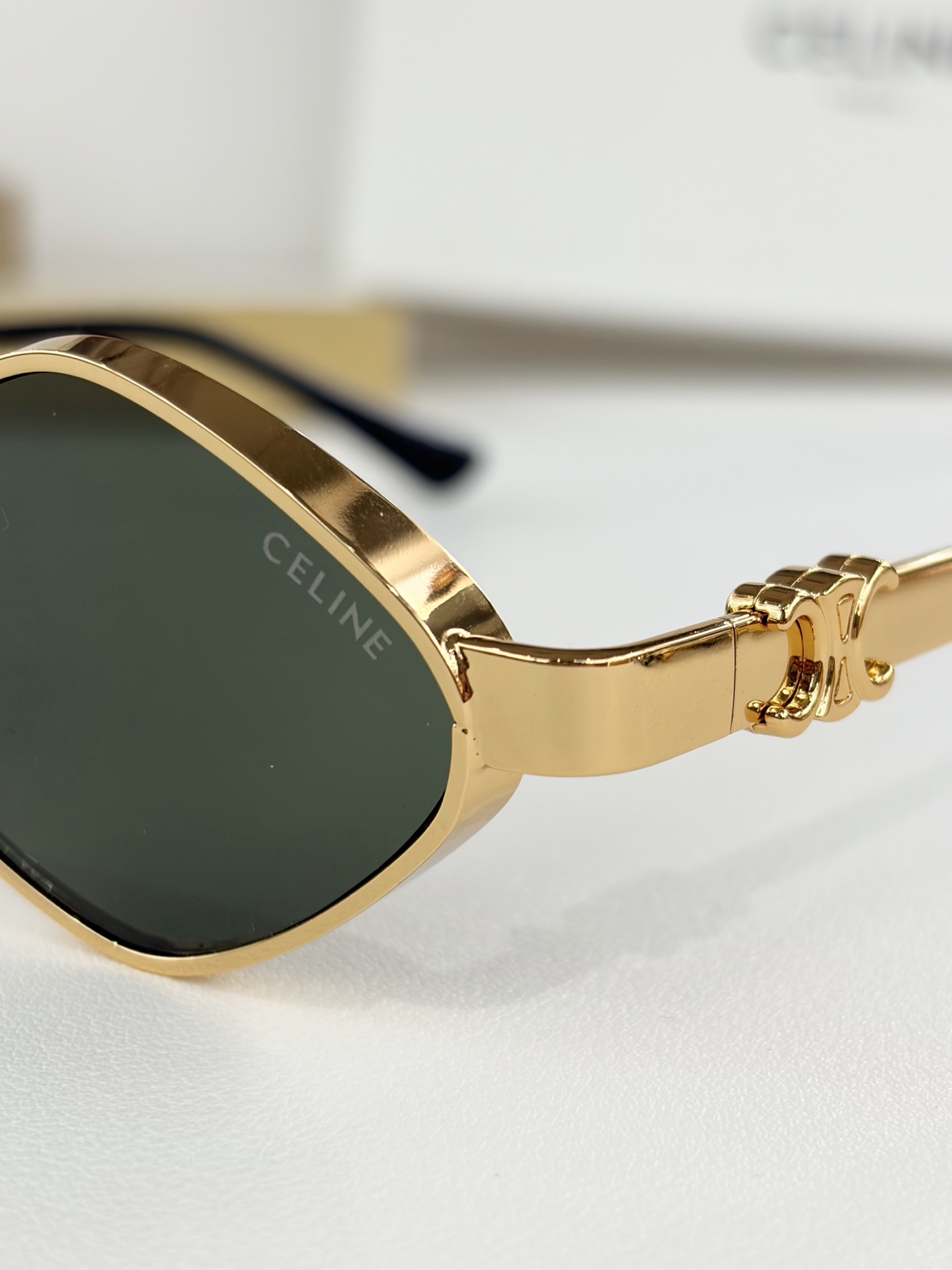 CELINEMod：CL42145USize：51口20-143