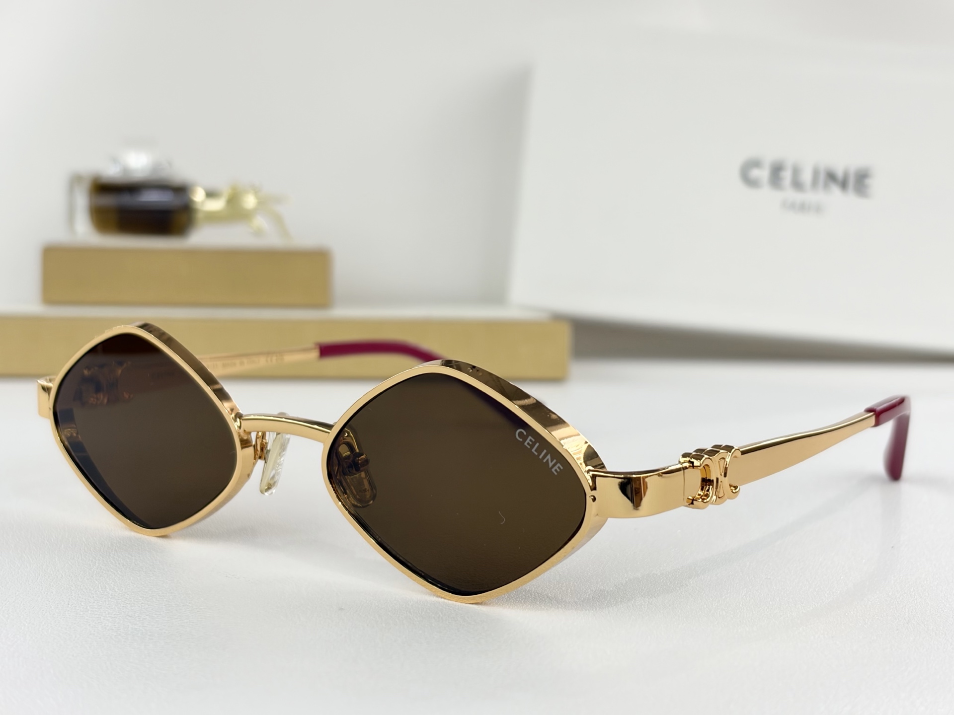 CELINEMod：CL42145USize：51口20-143