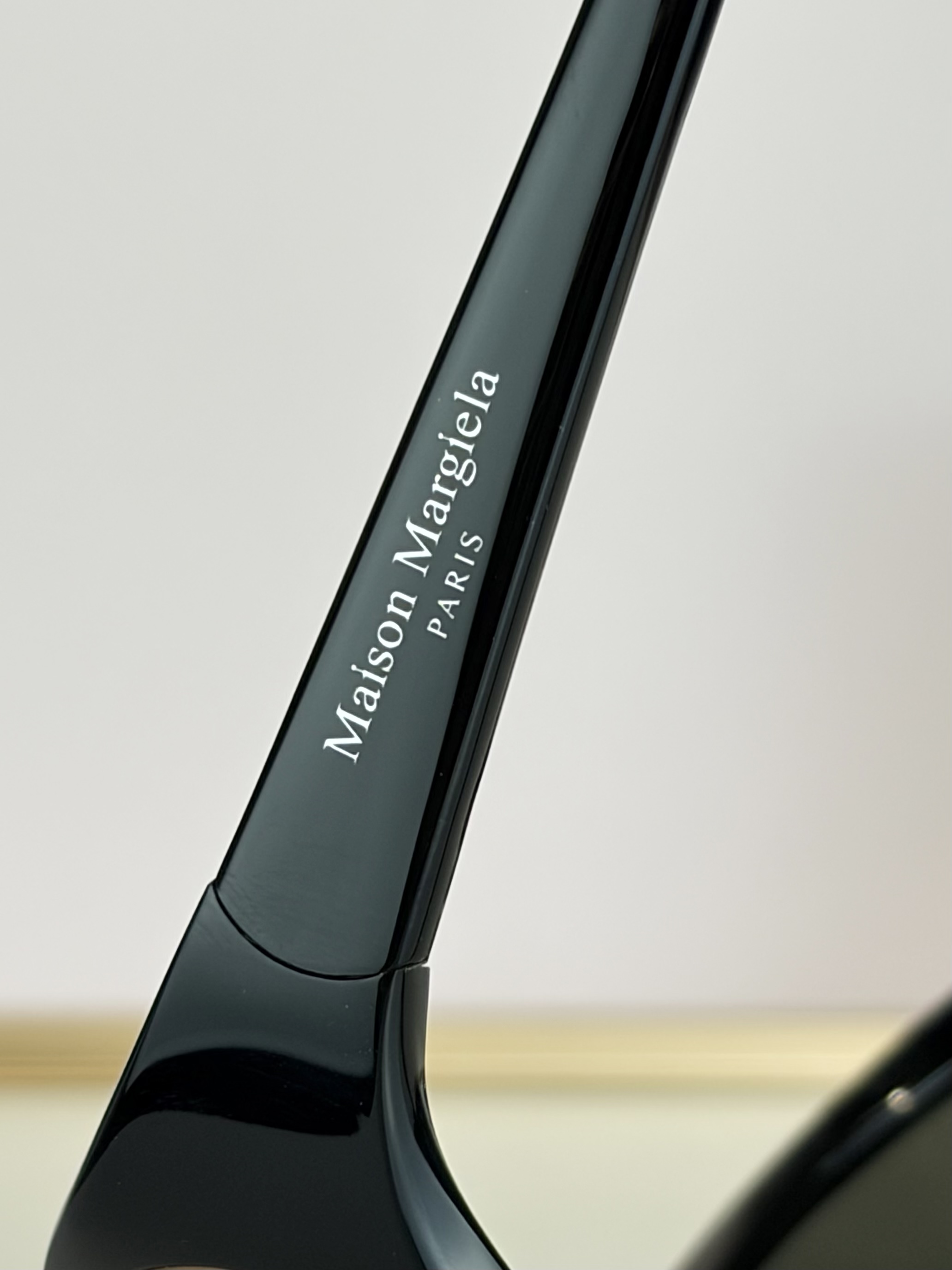 Maison Margiela X GENTLE MONSTE*MODEL:MM202SIZE：60口2