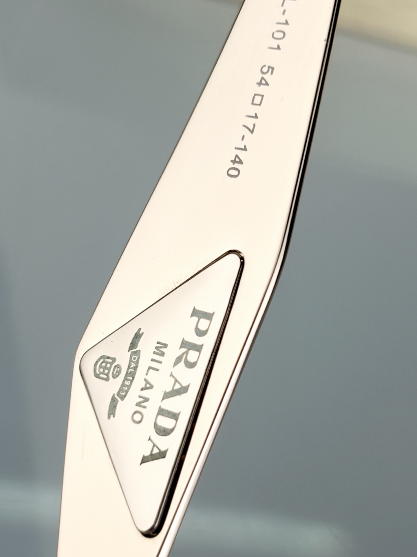 PRADAMODEL：PRD52VSIZE：54口17-140