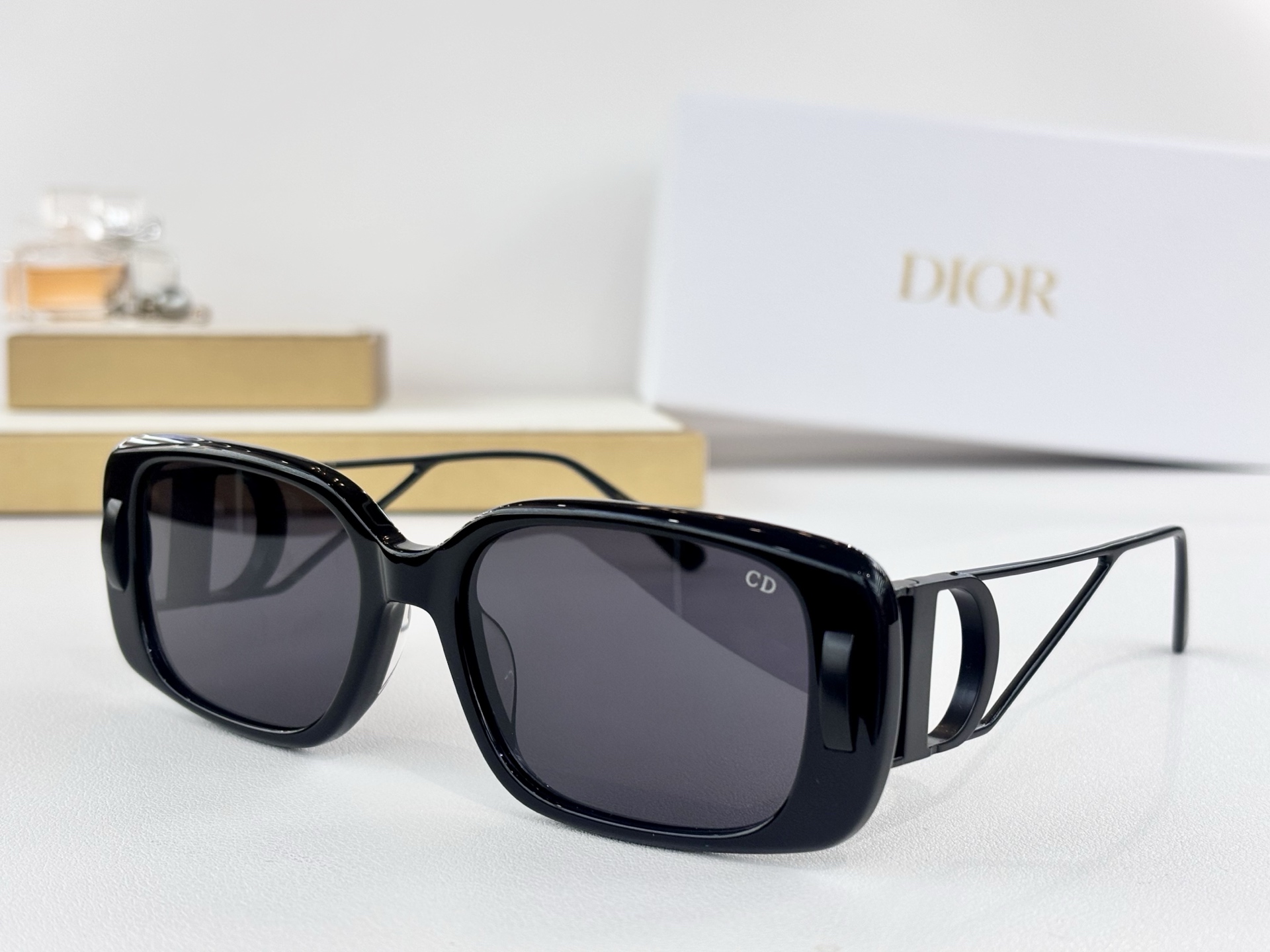 DIORMOD：DSGTA47UCKSize：55口18-140