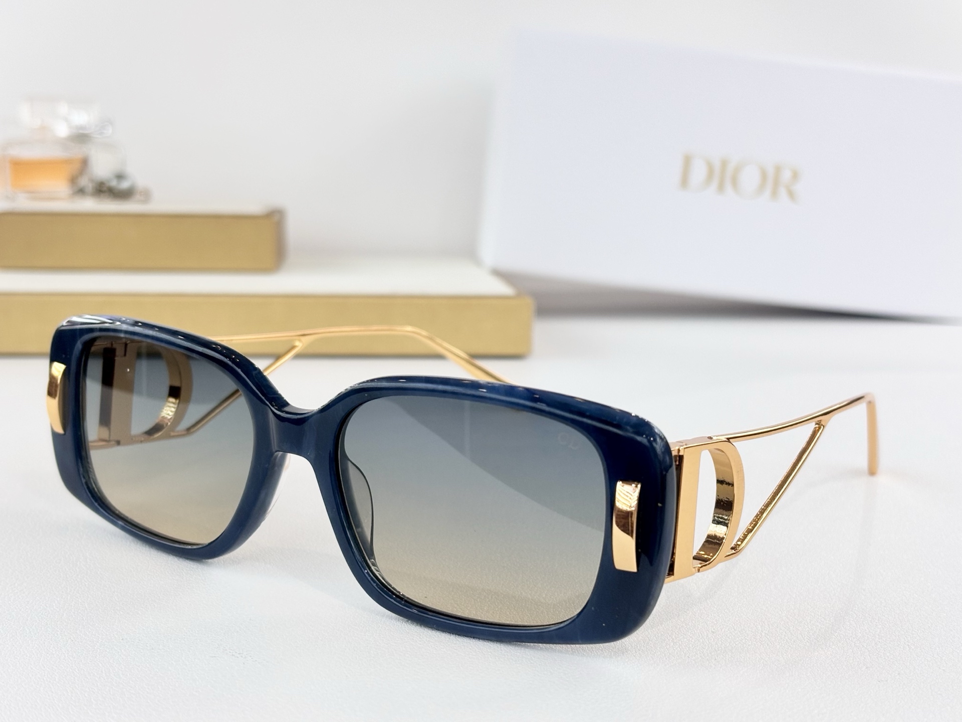 DIORMOD：DSGTA47UCKSize：55口18-140