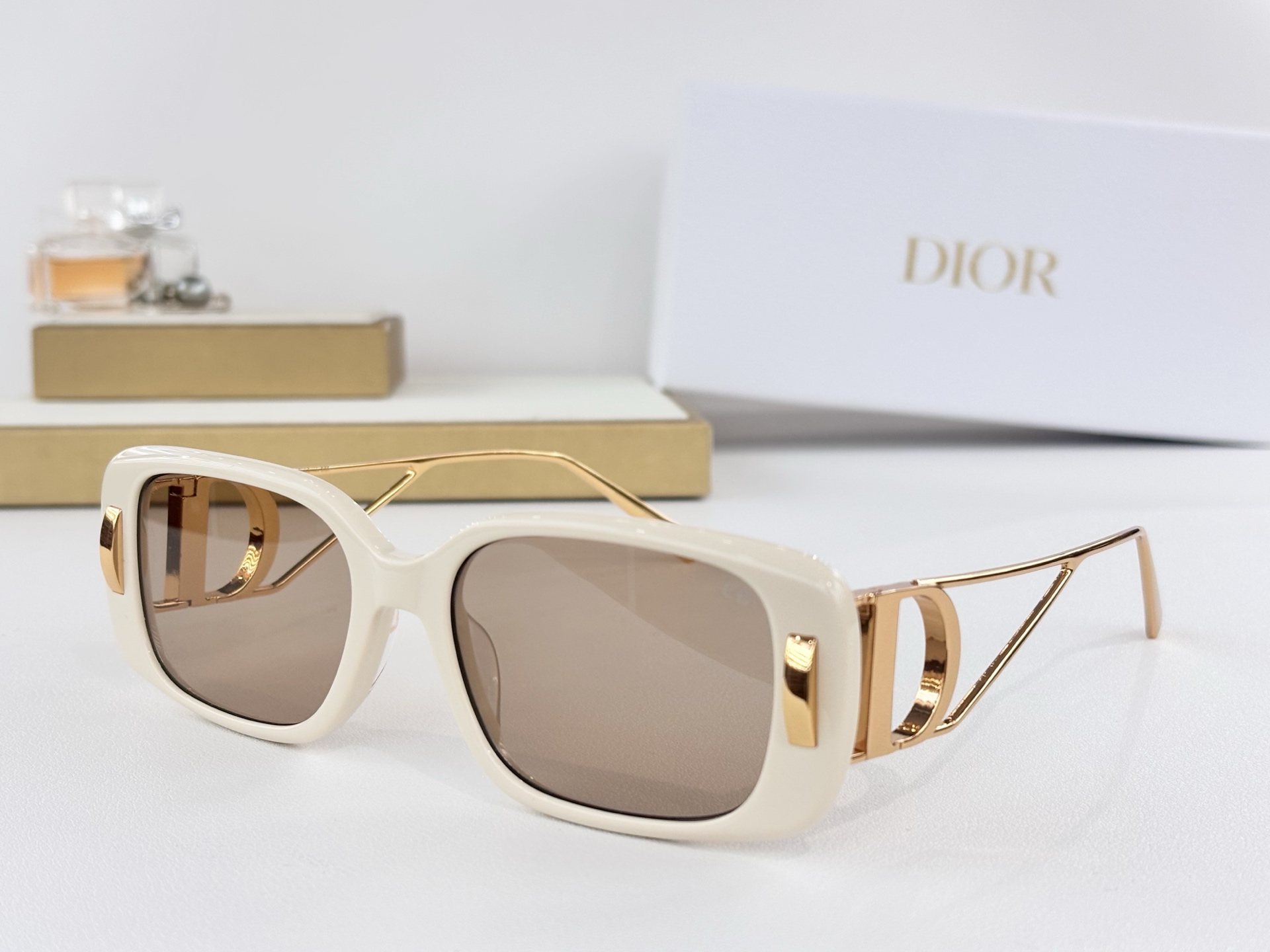 DIORMOD：DSGTA47UCKSize：55口18-140