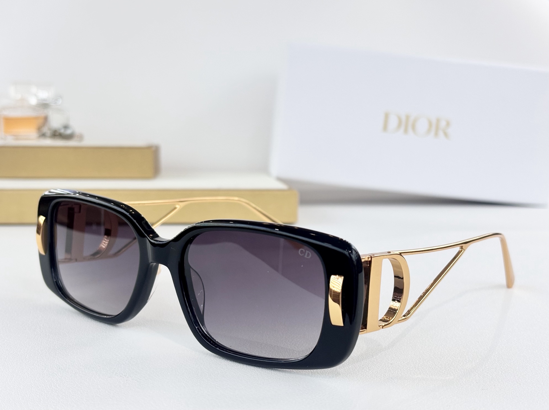 DIORMOD：DSGTA47UCKSize：55口18-140