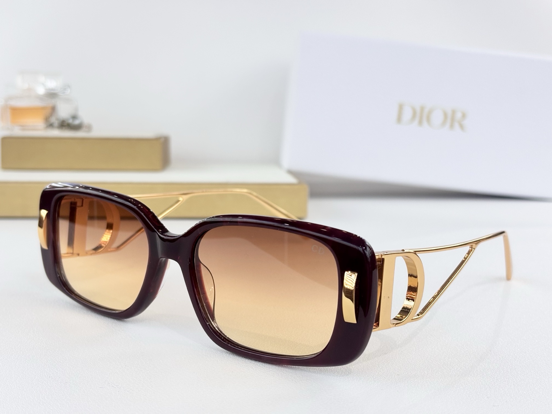DIORMOD：DSGTA47UCKSize：55口18-140