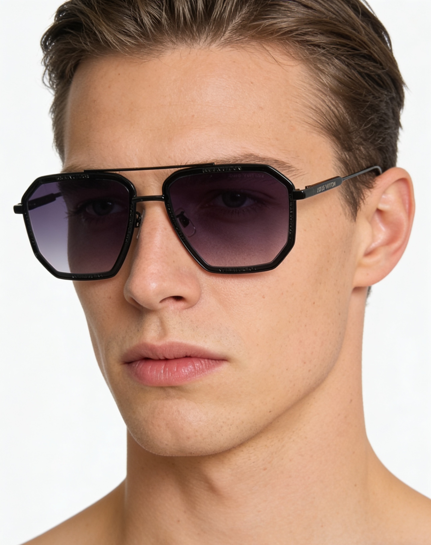 LOUIS VUITTO*MODEL：Z1318SIZE：56口19-145