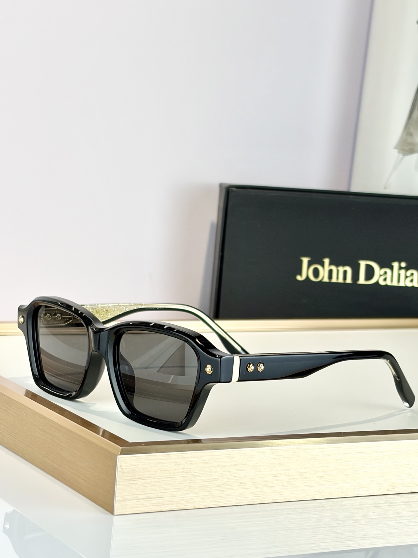 John DaliaMod：Project Series 08Size ：49口17老钱风极简主义品质看