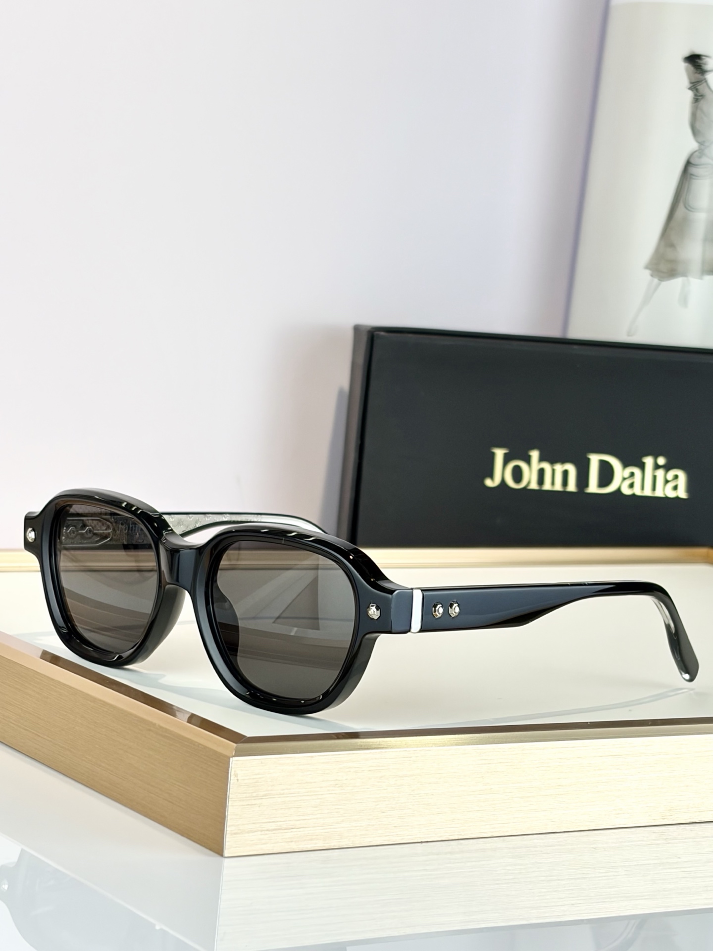 John DaliaMod：Project Series 12Size ：51口18老钱风极简主义品质看