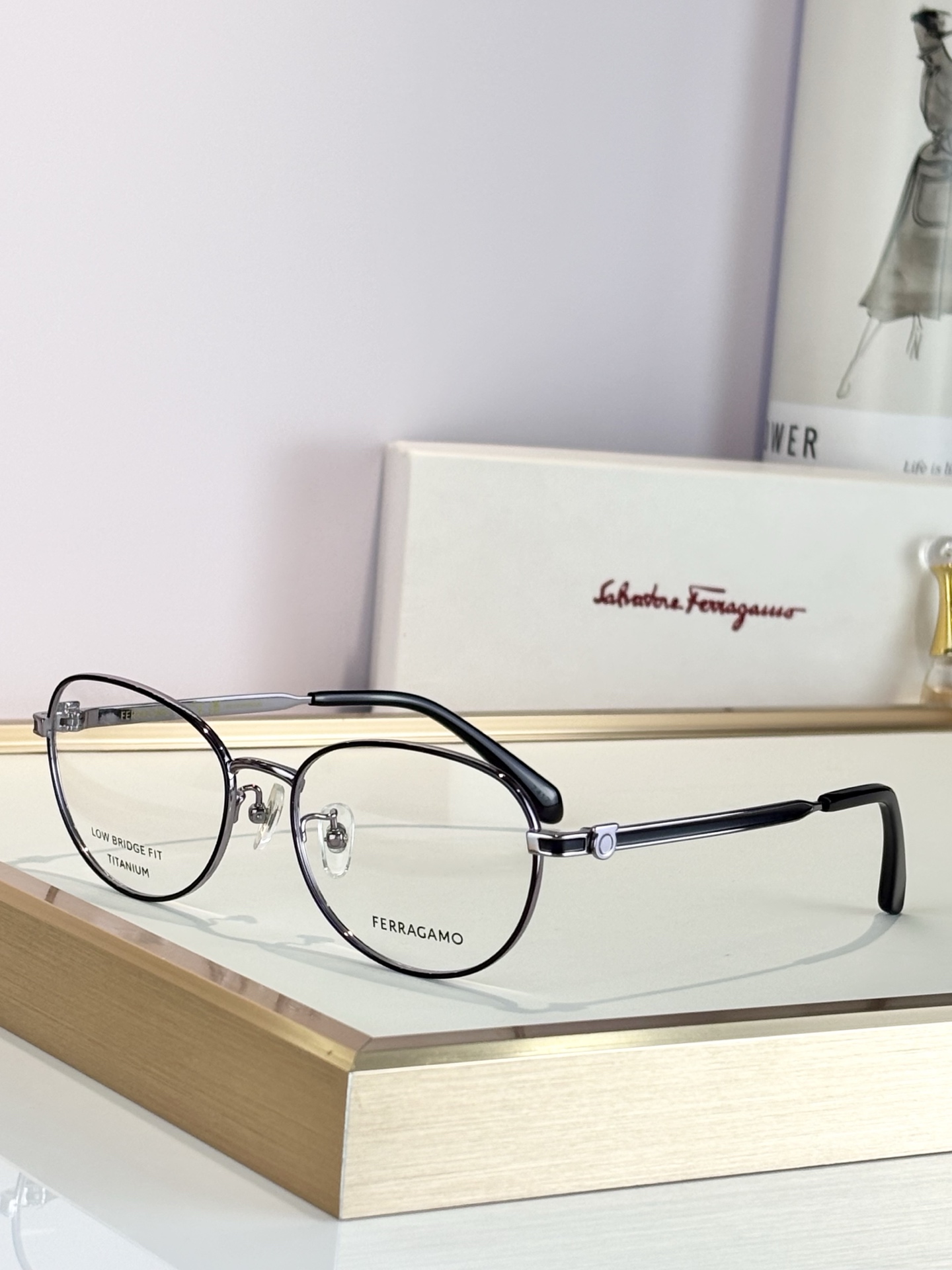 Salvatore ferragam* TITANIUMMOD：SF2593LBSIZE：54口17-1