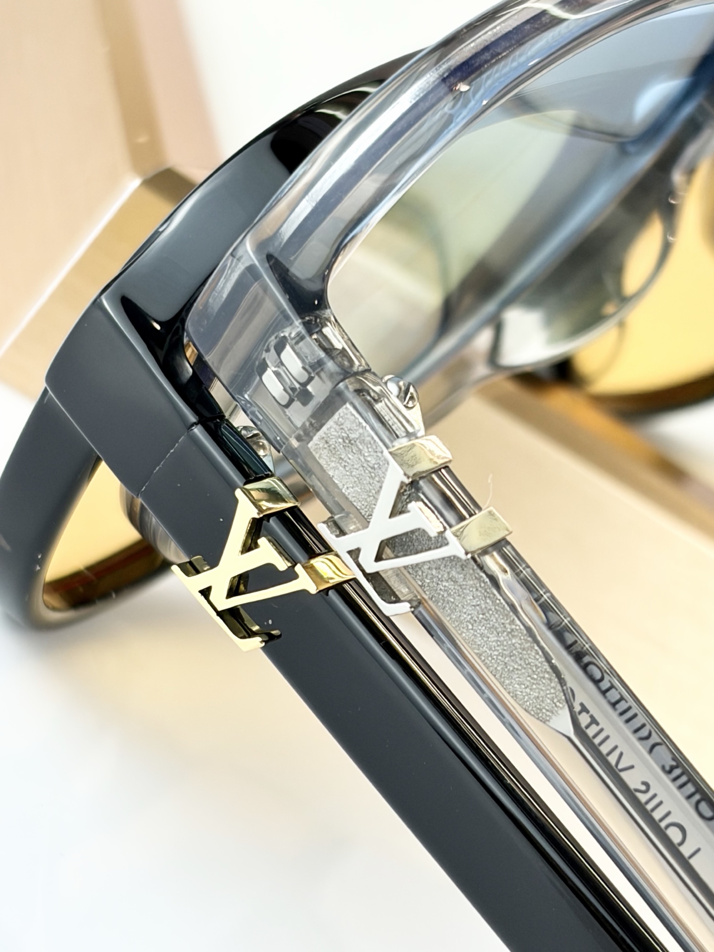 LOUIS VUITTOMODEL：Z2866USIZE：59口17-145