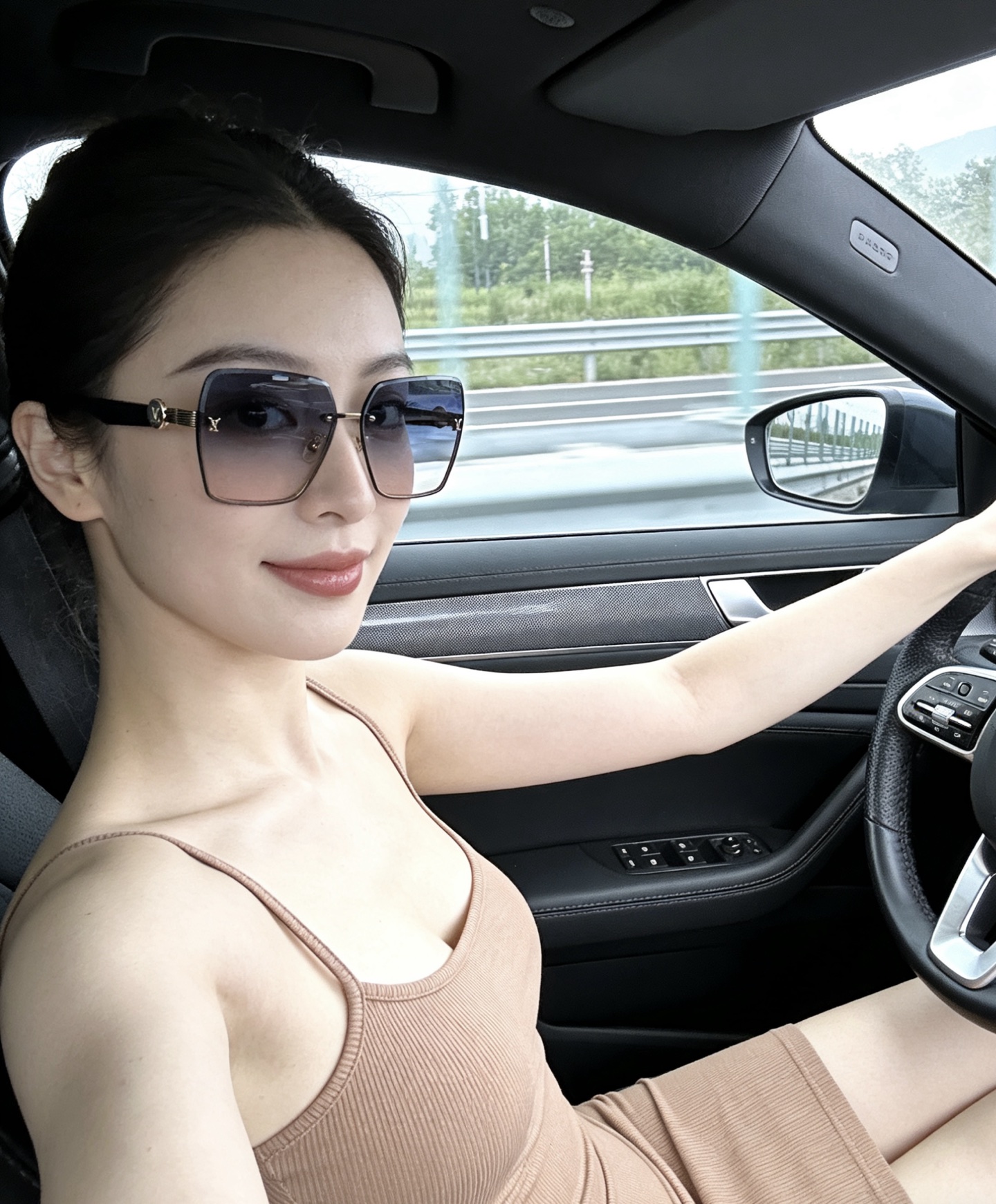 LOUIS VUITTOMODEL：Z1874SIZE：61口13-148