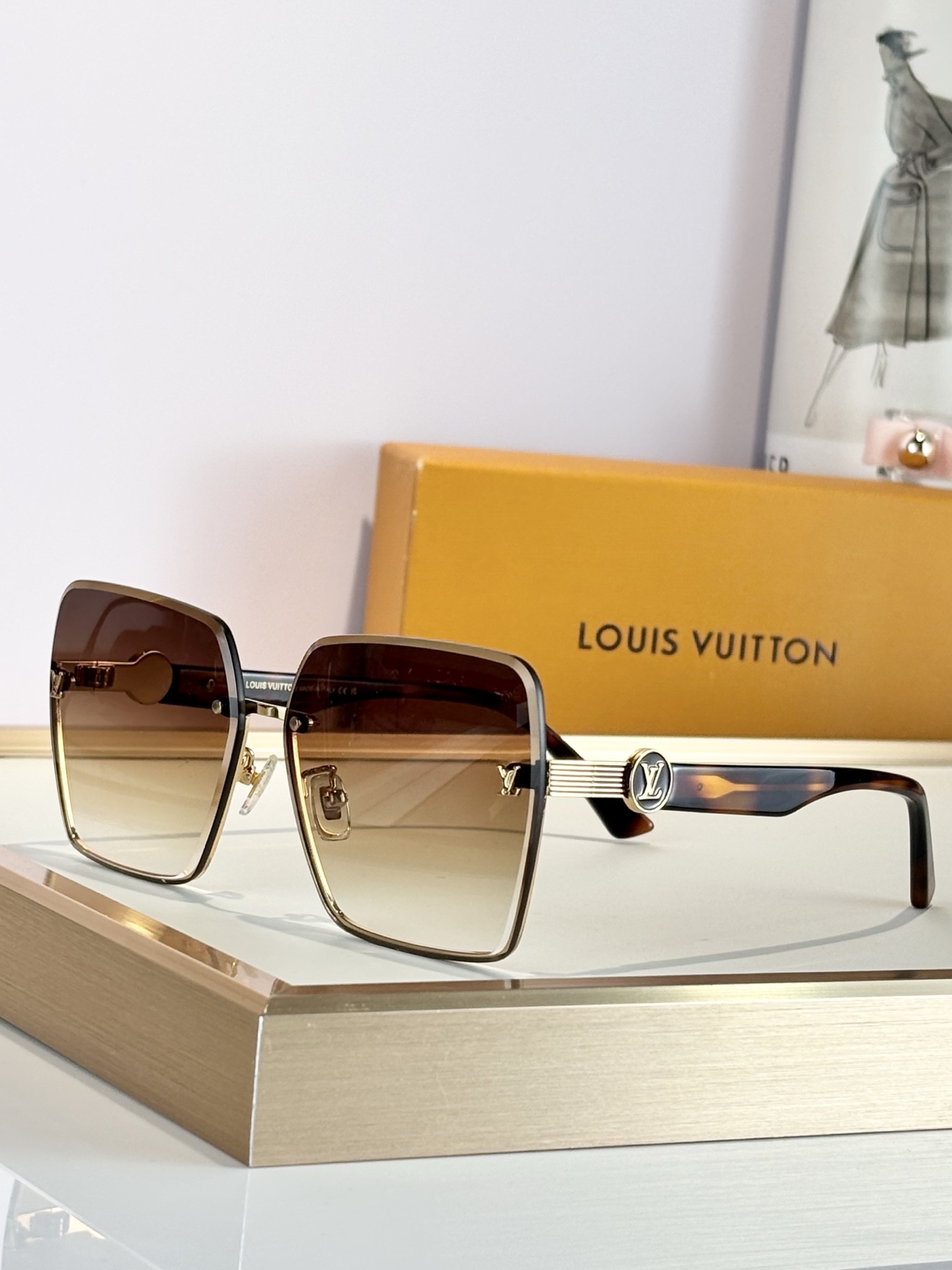 LOUIS VUITTOMODEL：Z1874SIZE：61口13-148