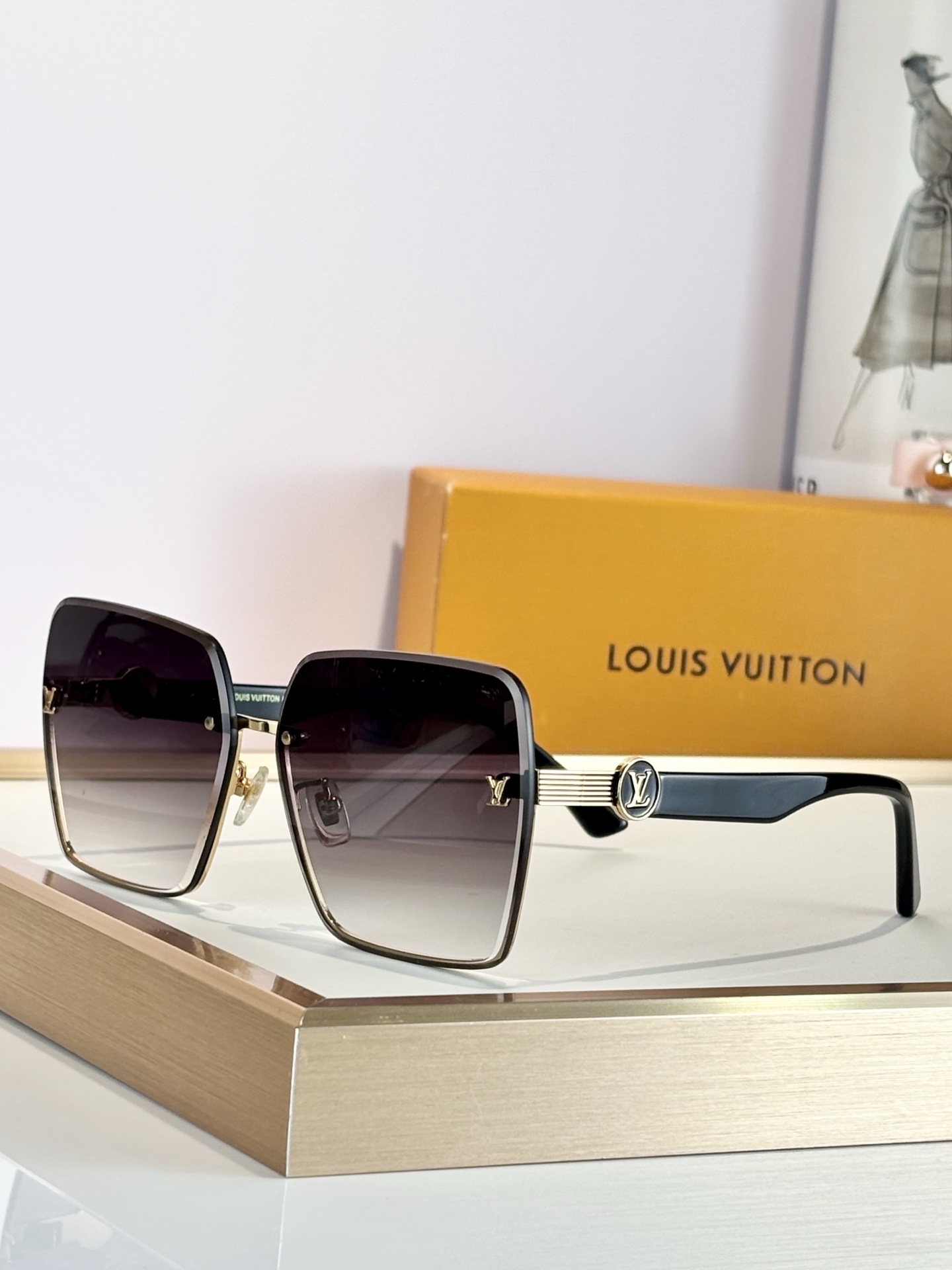 LOUIS VUITTOMODEL：Z1874SIZE：61口13-148